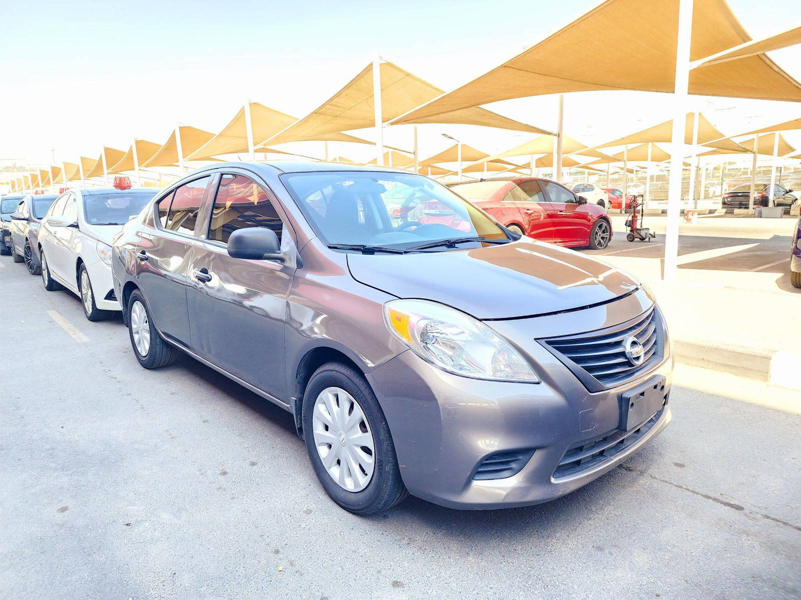 2014 NISSAN VERSA — 134296 Miles — Lot 7EL865063 — Souq - Marhaba Auctions Used Cars - Image 5