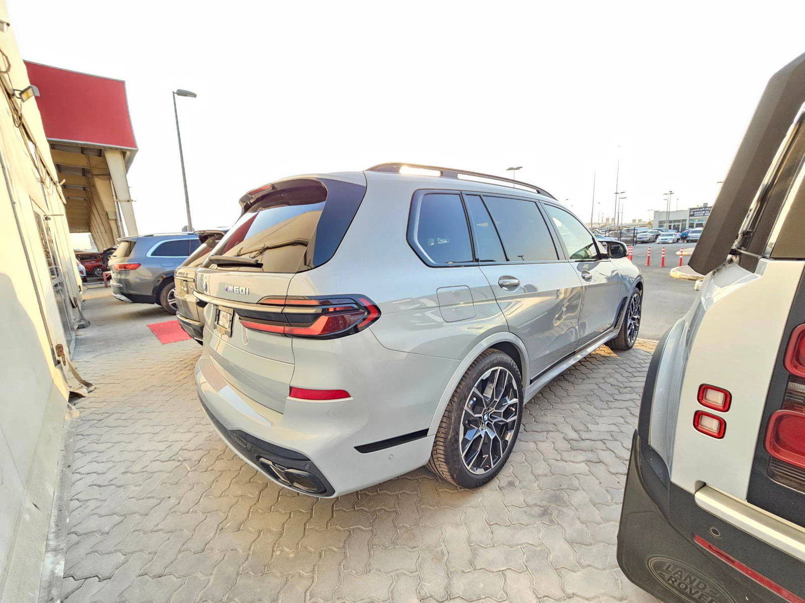 2025 BMW X7 M60I — 3401 Miles — Lot 41938338 — Souq - Marhaba Auctions Used Cars - Image 4