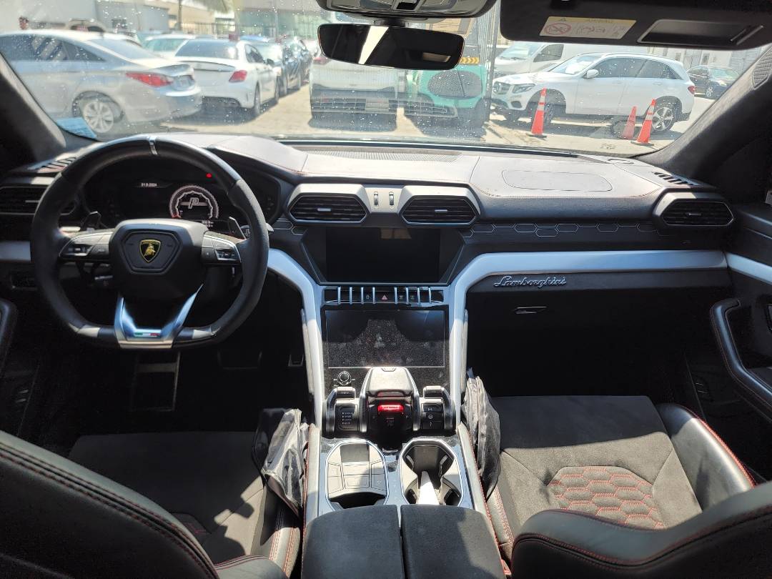 2018 LAMBORGINI URUS — 82077 KM — Lot 2242 — Main - Marhaba Auctions Used Cars - Image 7