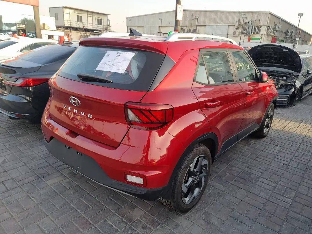 HYUNDAI VENUE SE