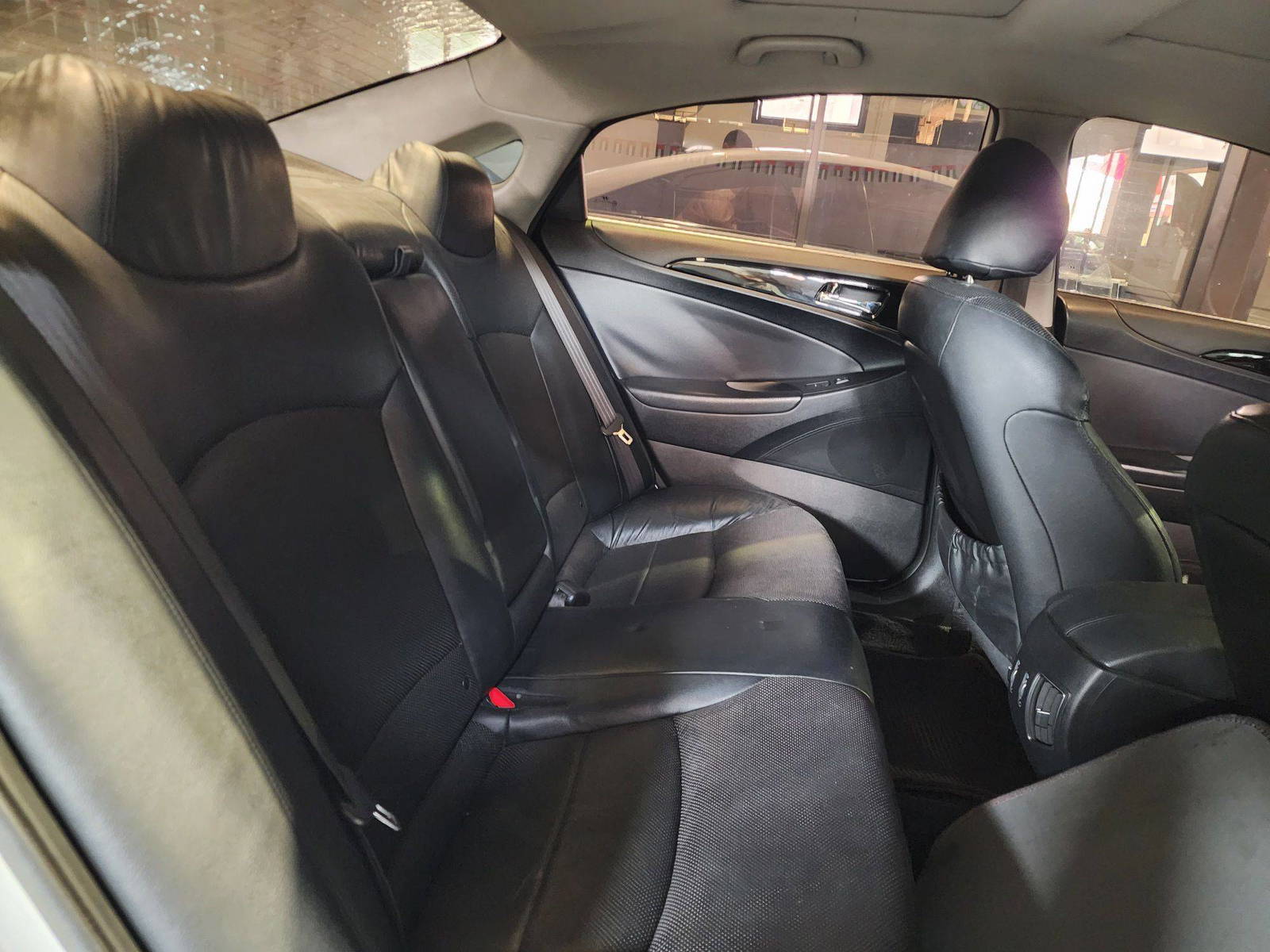 2011 HYUNDAI SONATA — 98137 KM — Lot 229616 — Al Quoz - Marhaba Auctions Used Cars - Image 7
