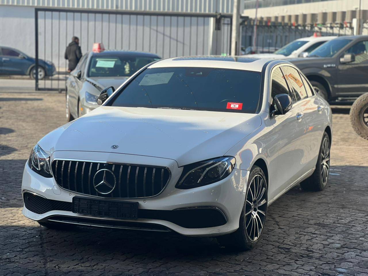 MERCEDES BENZ E-250 2020 - Marhaba Auction Used Cars - Image 4