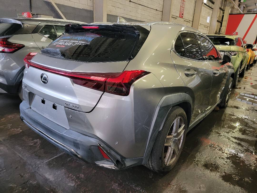 LEXUS UX 200
