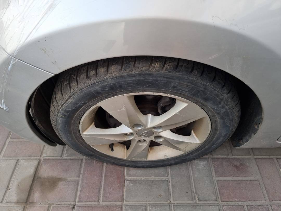 HYUNDAI AVANTE 2011 - Marhaba Auction Used Cars - Image 10