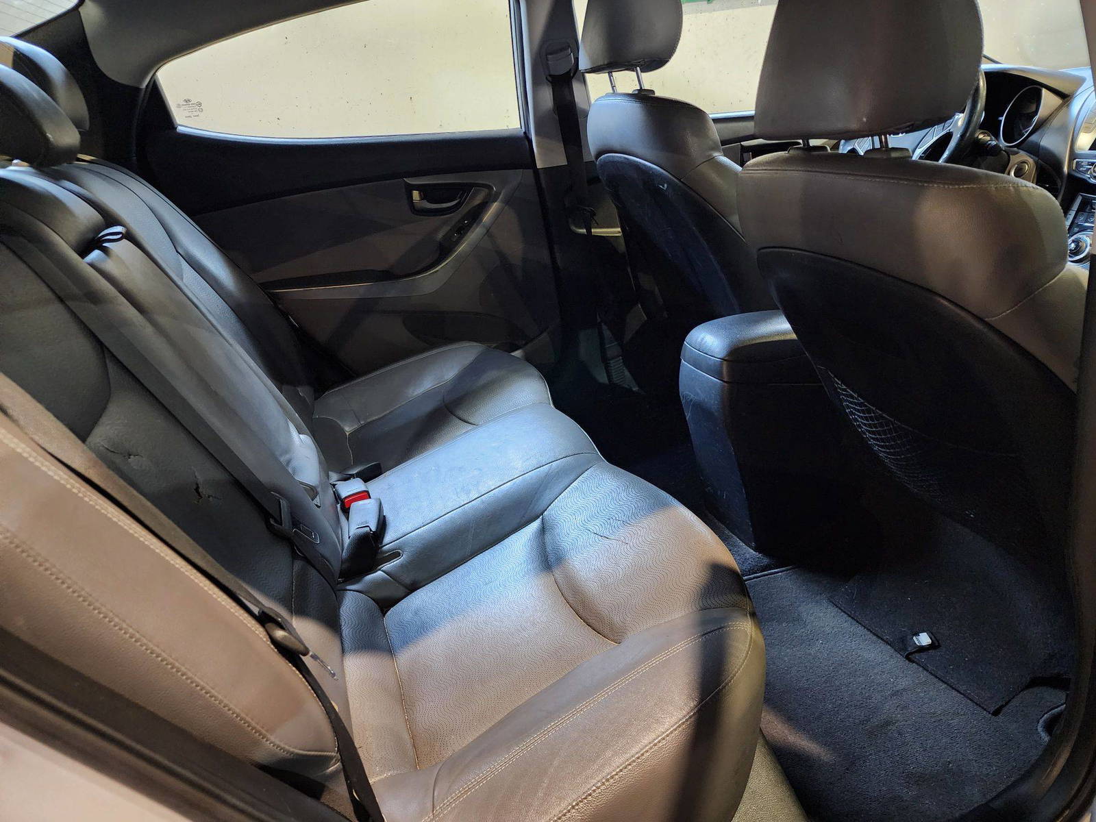 2012 HYUNDAI ELANTRA — 155578 Miles — Lot 418623 — Al Quoz - Marhaba Auctions Used Cars - Image 7