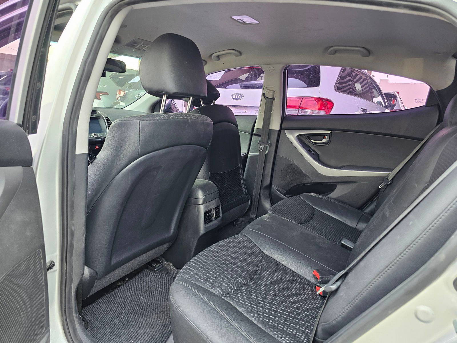 2015 HYUNDAI AVANTE — 94384 KM — Lot DBFU320420 — Souq - Marhaba Auctions Used Cars - Image 6