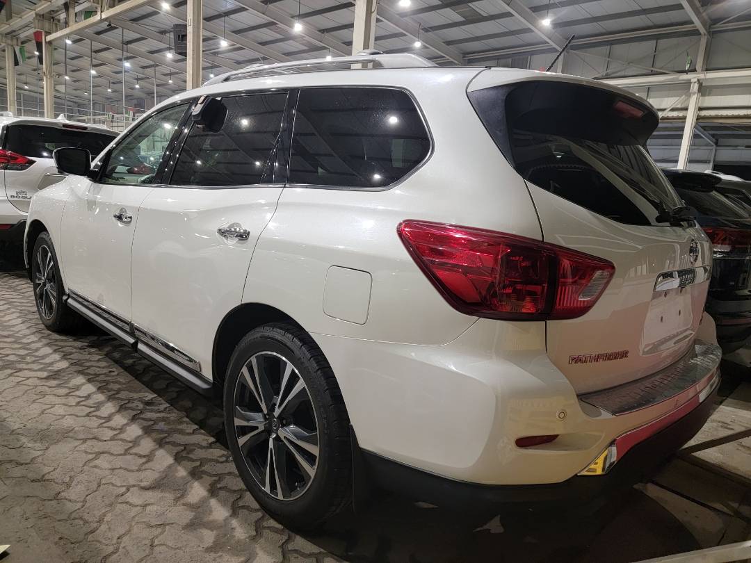2018 NISSAN PATHFINDER — 106368 Miles — Lot C641814 — Main - Marhaba Auctions Used Cars - Image 3