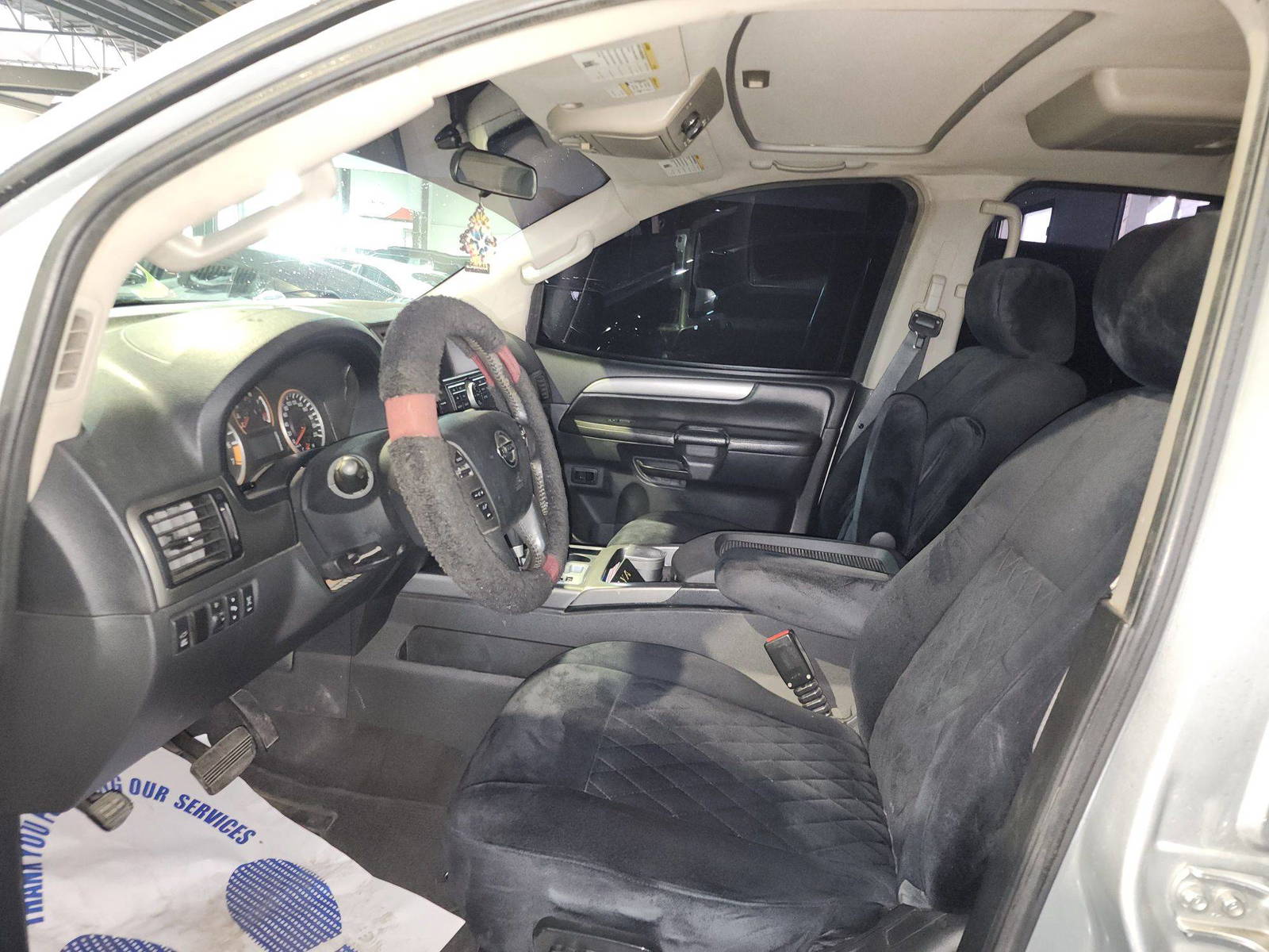2014 NISSAN ARMADA — 259499 KM — Lot 604377 — Main - Marhaba Auctions Used Cars - Image 9