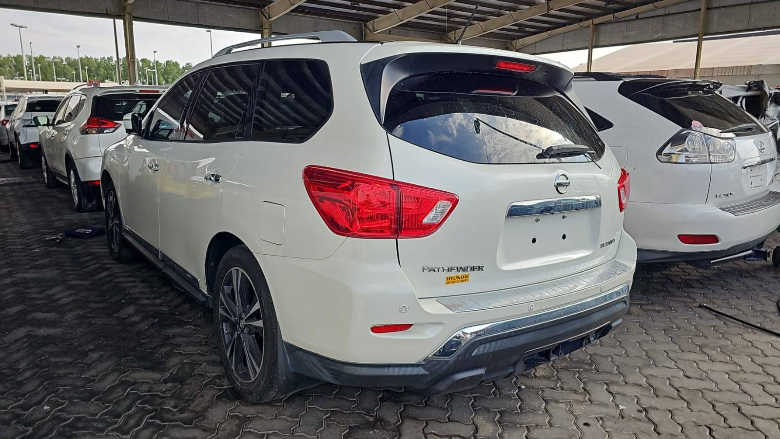 2017 NISSAN PATHFINDER — 112559 Miles — Lot HC600818 — Souq - Marhaba Auctions Used Cars - Image 10