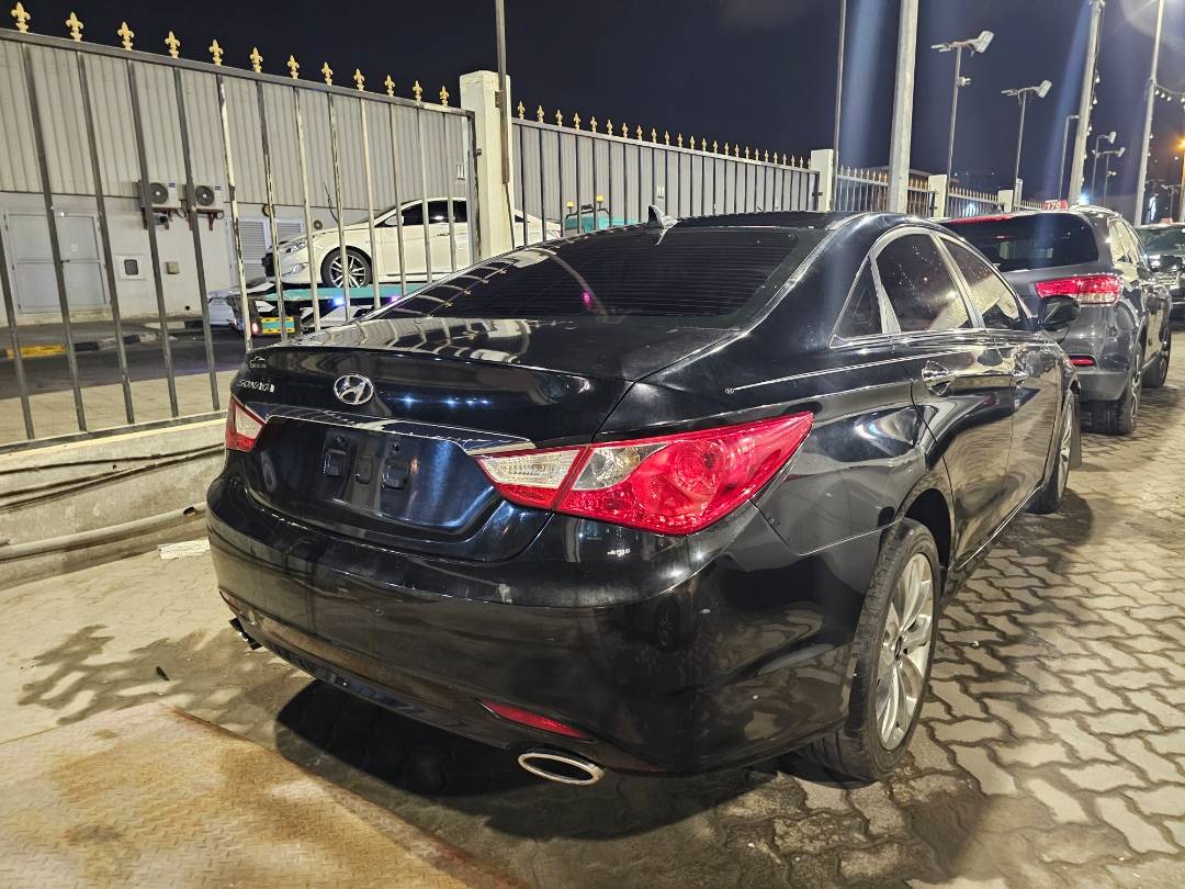 2011 HYUNDAI SONATA — 188012 Miles — Lot 42301069 — Main - Marhaba Auctions Used Cars - Image 4