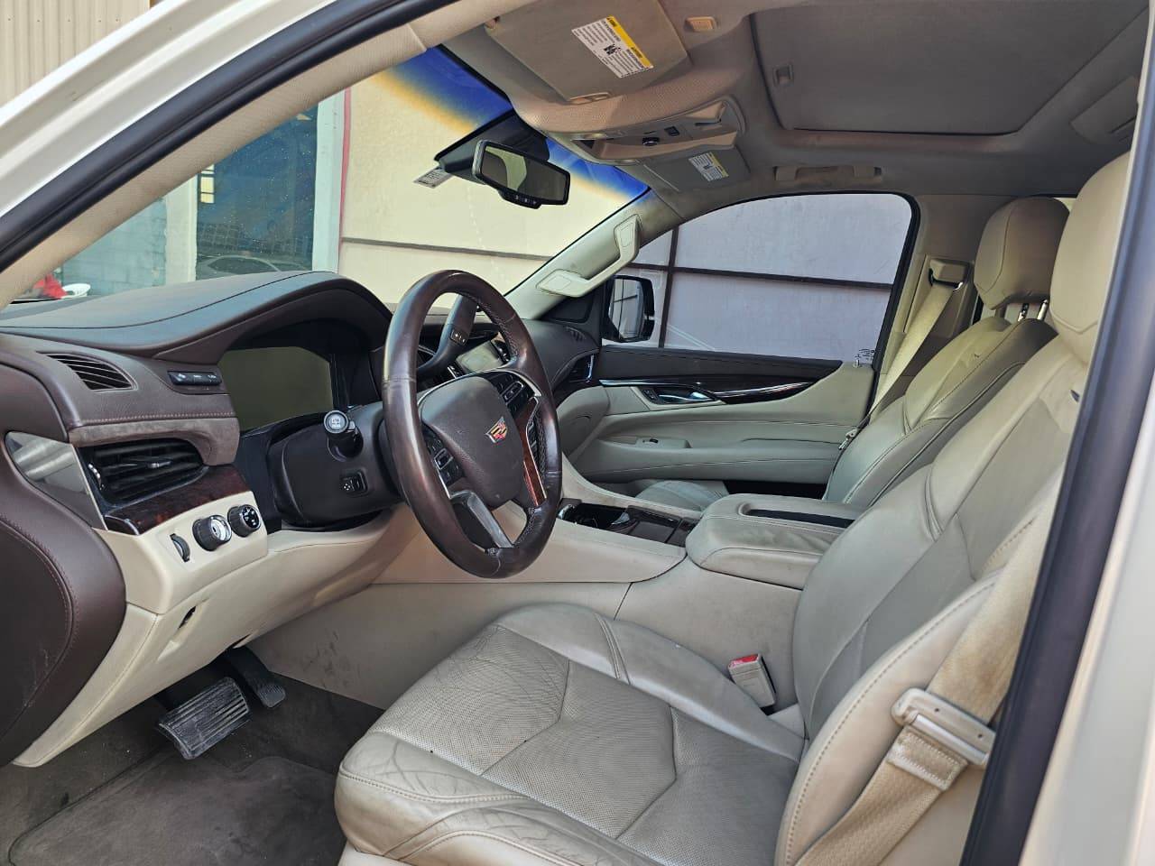 2015 CADILLAC ESCALADE ESV PREMIUM LUXURY — 232371 KM — Lot 7FR713934 — Main - Marhaba Auctions Used Cars - Image 7