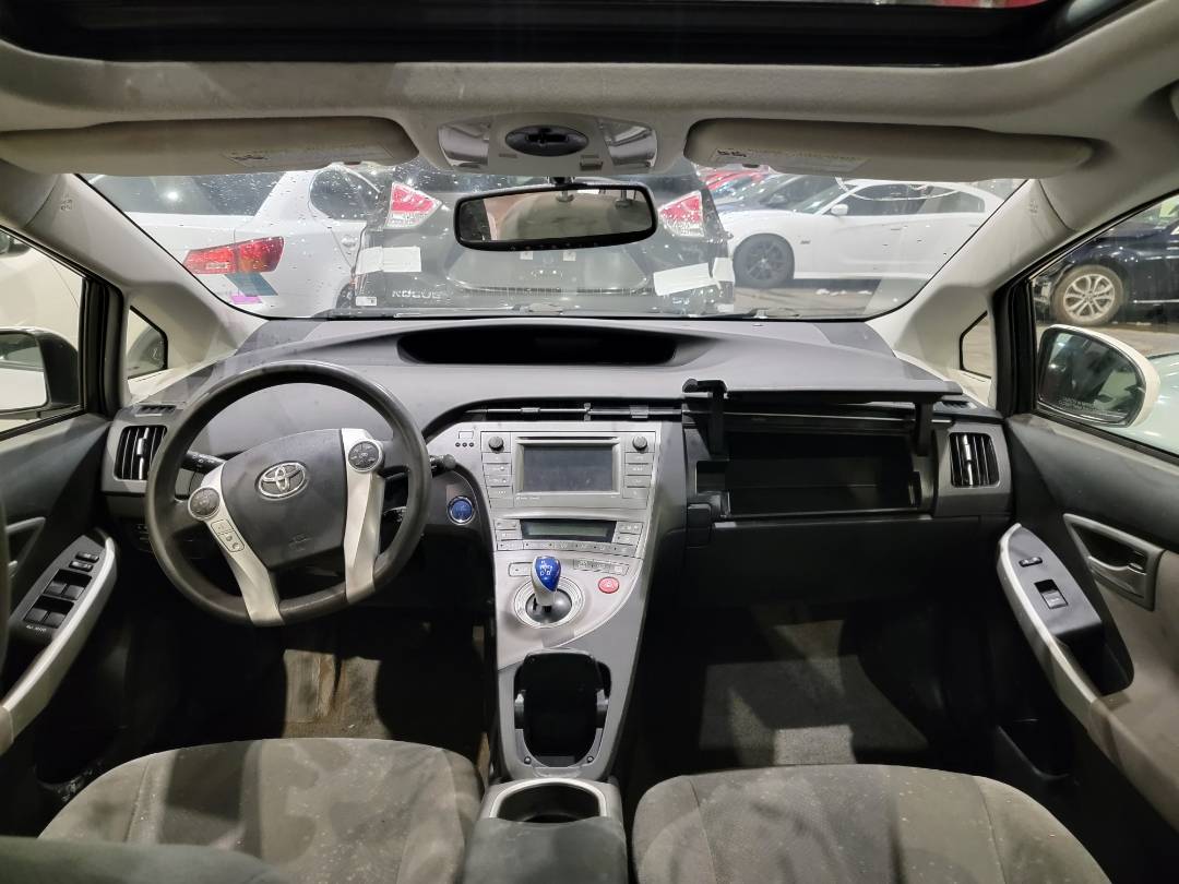 2012 TOYOTA PRIUS — 226671 KM — Lot 42024365 — Main - Marhaba Auctions Used Cars - Image 7