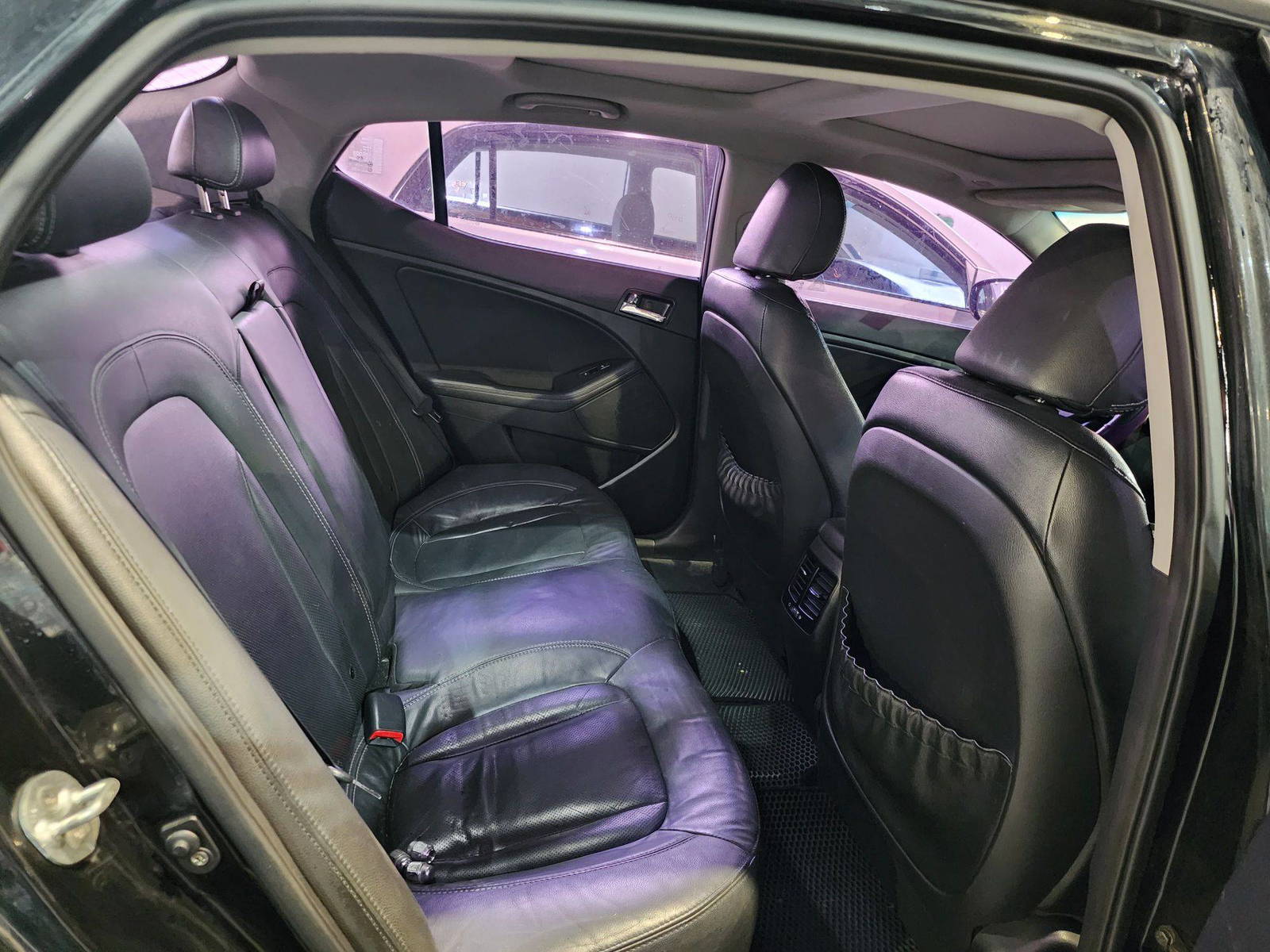 2011 KIA K5 — 203542 KM — Lot 005980 — Al Quoz - Marhaba Auctions Used Cars - Image 7