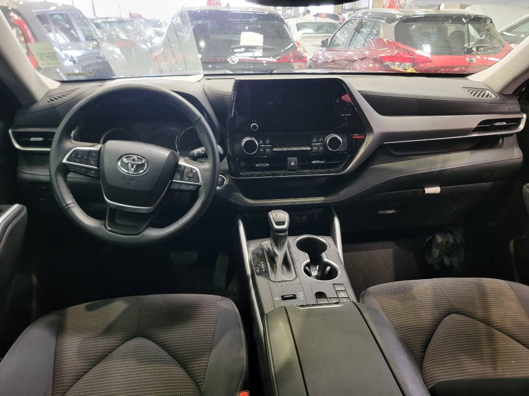 2023 TOYOTA HIGHLANDER — 77939 Miles — Lot 41141104 — Souq - Marhaba Auctions Used Cars - Image 6
