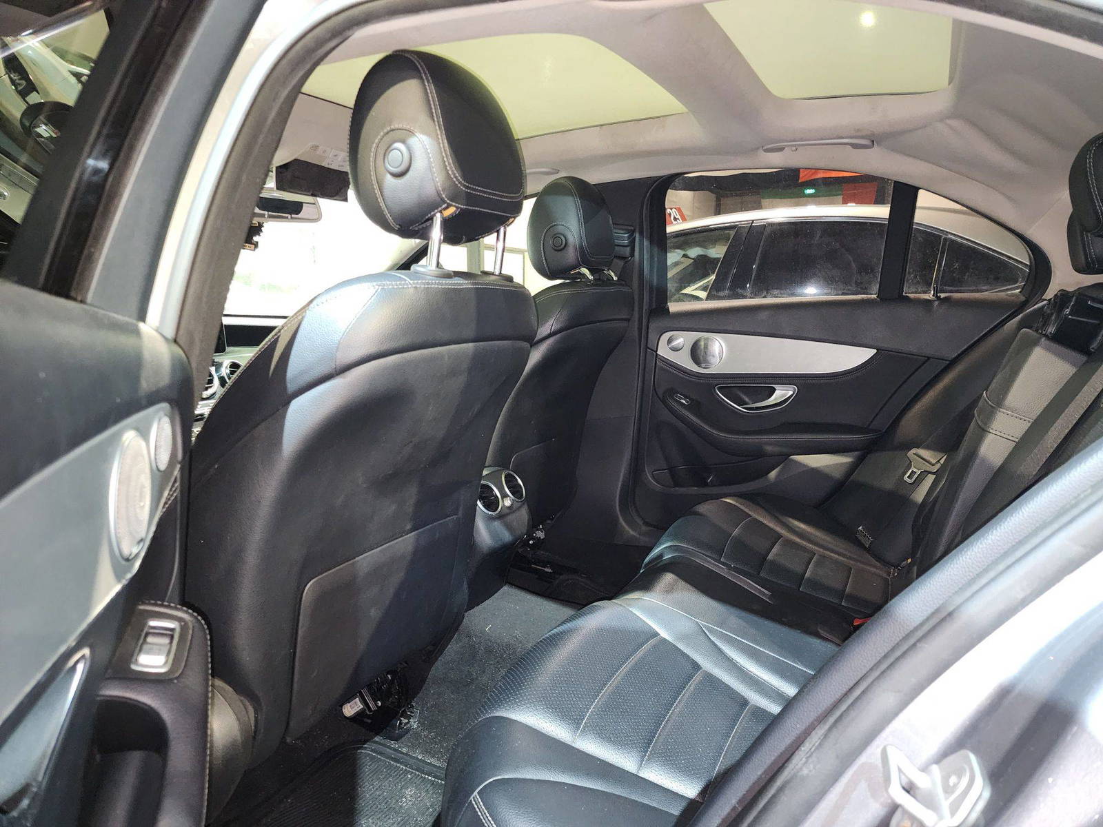 MERCEDES BENZ C300 2015 - Marhaba Auction Used Cars - Image 9