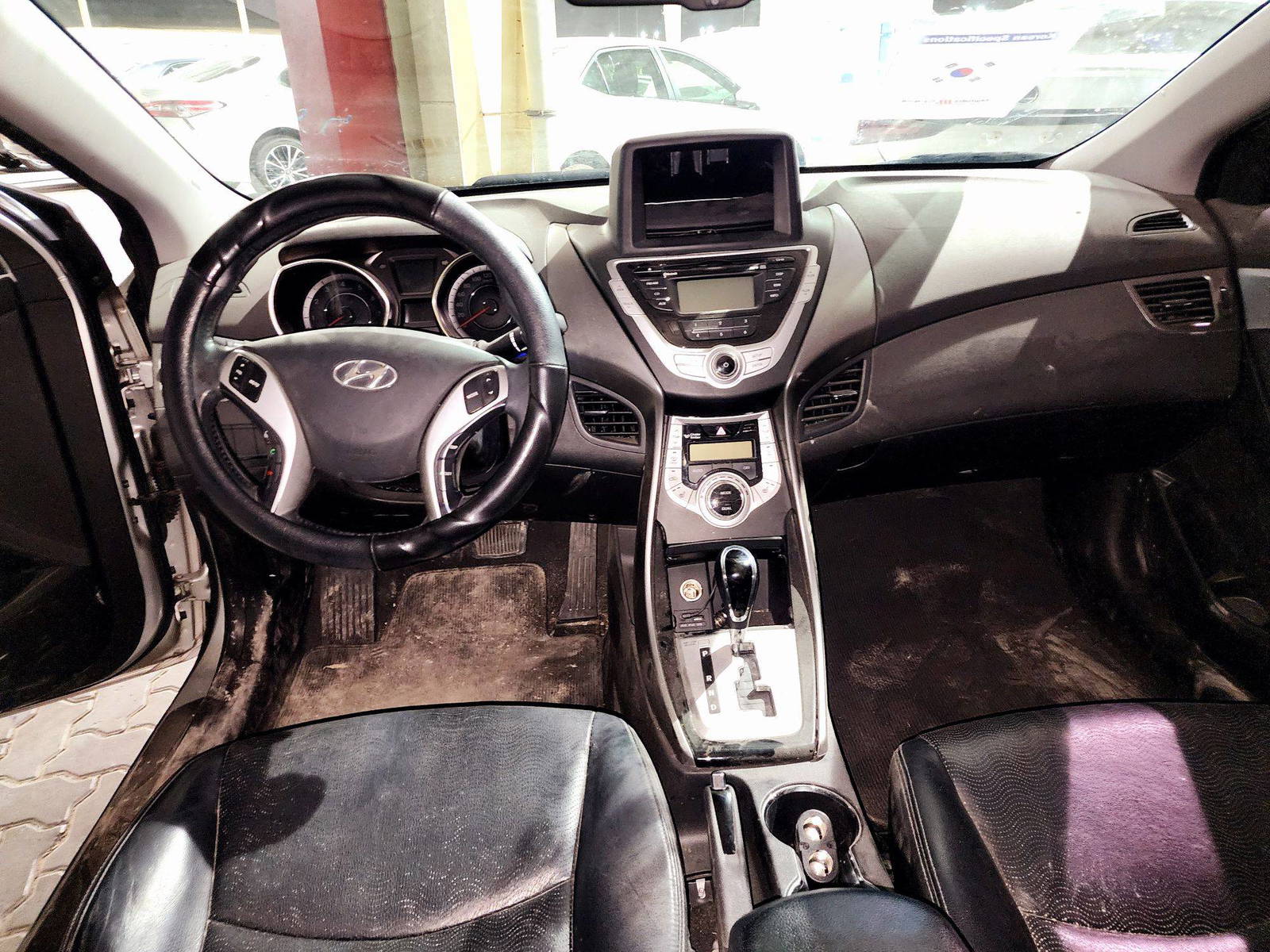 2011 HYUNDAI AVANTE — 191596 KM — Lot BU128145 — Souq - Marhaba Auctions Used Cars - Image 7