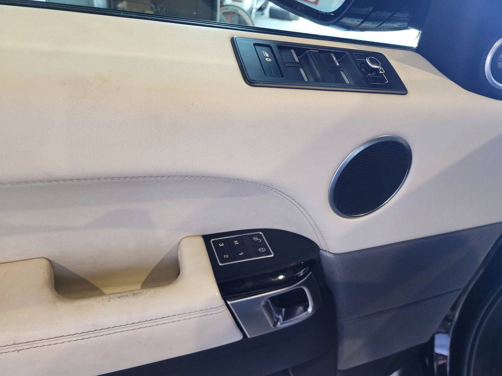 2014 LAND ROVER RANGE ROVER — 92041 Miles — Lot 50927 — Main - Marhaba Auctions Used Cars - Image 15