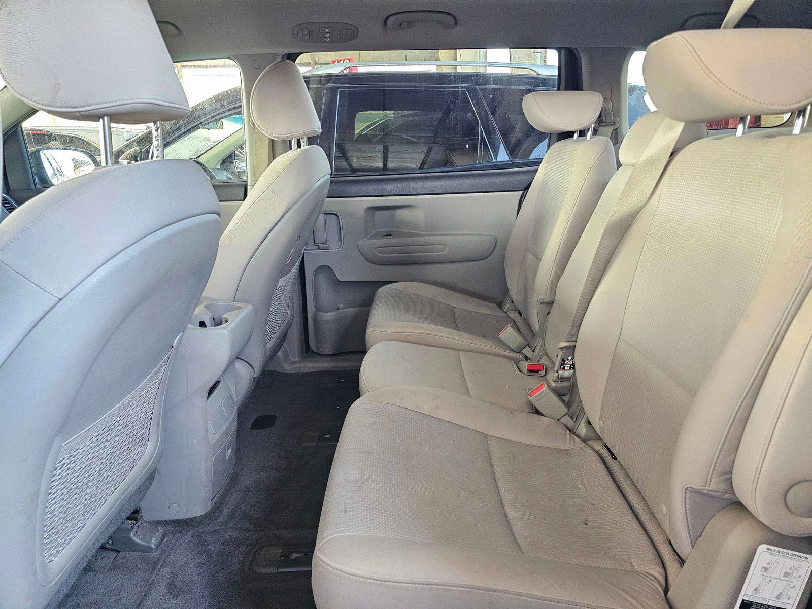 2020 KIA SEDONA — 111994 Miles — Lot 4L6599824 — Souq - Marhaba Auctions Used Cars - Image 6
