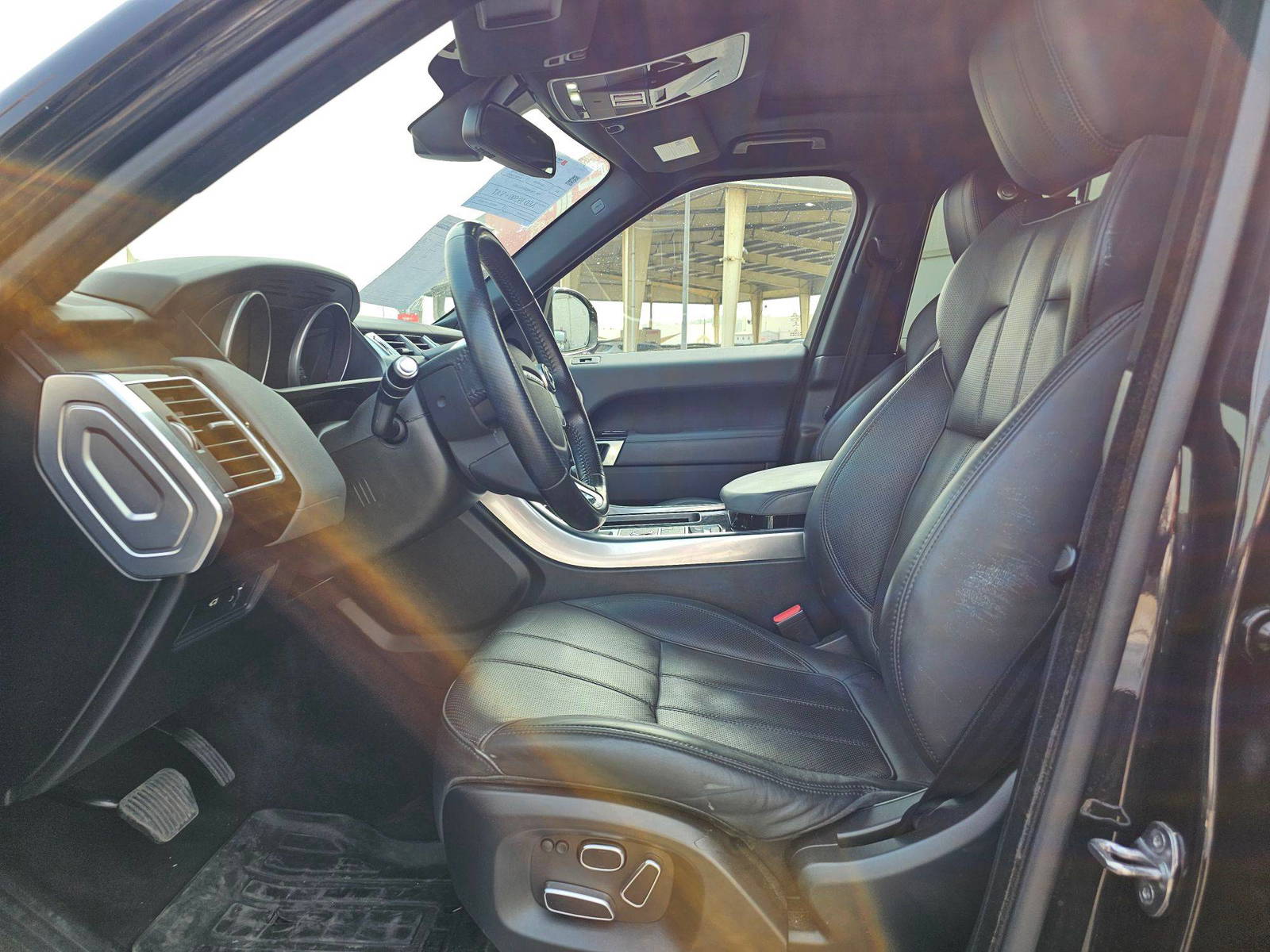 2014 LAND ROVER RANGE ROVER SUPERCHARGED — 101272 KM — Lot 336311 — Souq - Marhaba Auctions Used Cars - Image 9