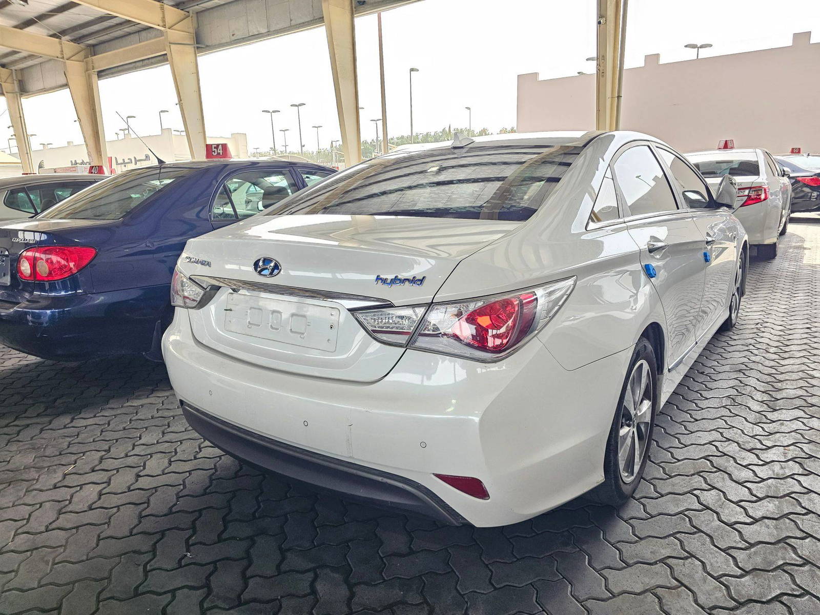 2012 HYUNDAI SONATA — 216304 KM — Lot 019097 — Souq - Marhaba Auctions Used Cars - Image 4