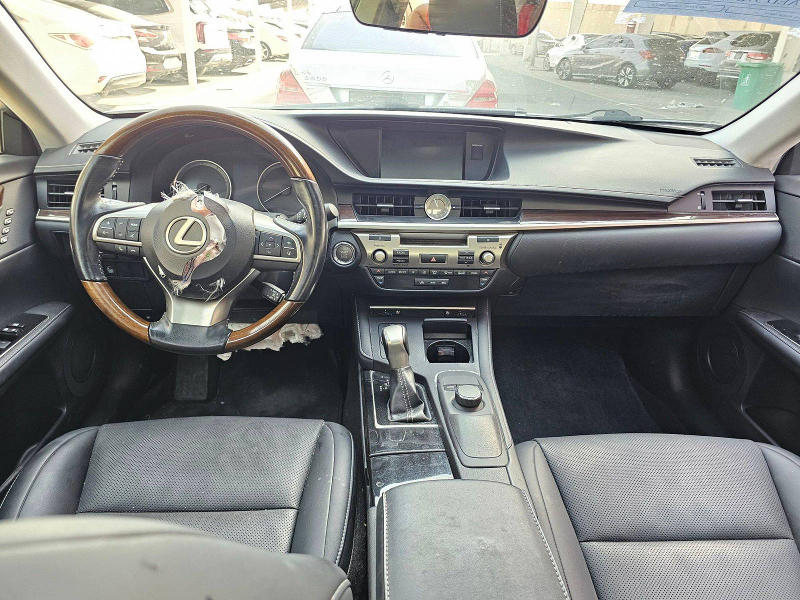 2016 LEXUS ES 350 — 110078 Miles — Lot 2229105 — Souq - Marhaba Auctions Used Cars - Image 7