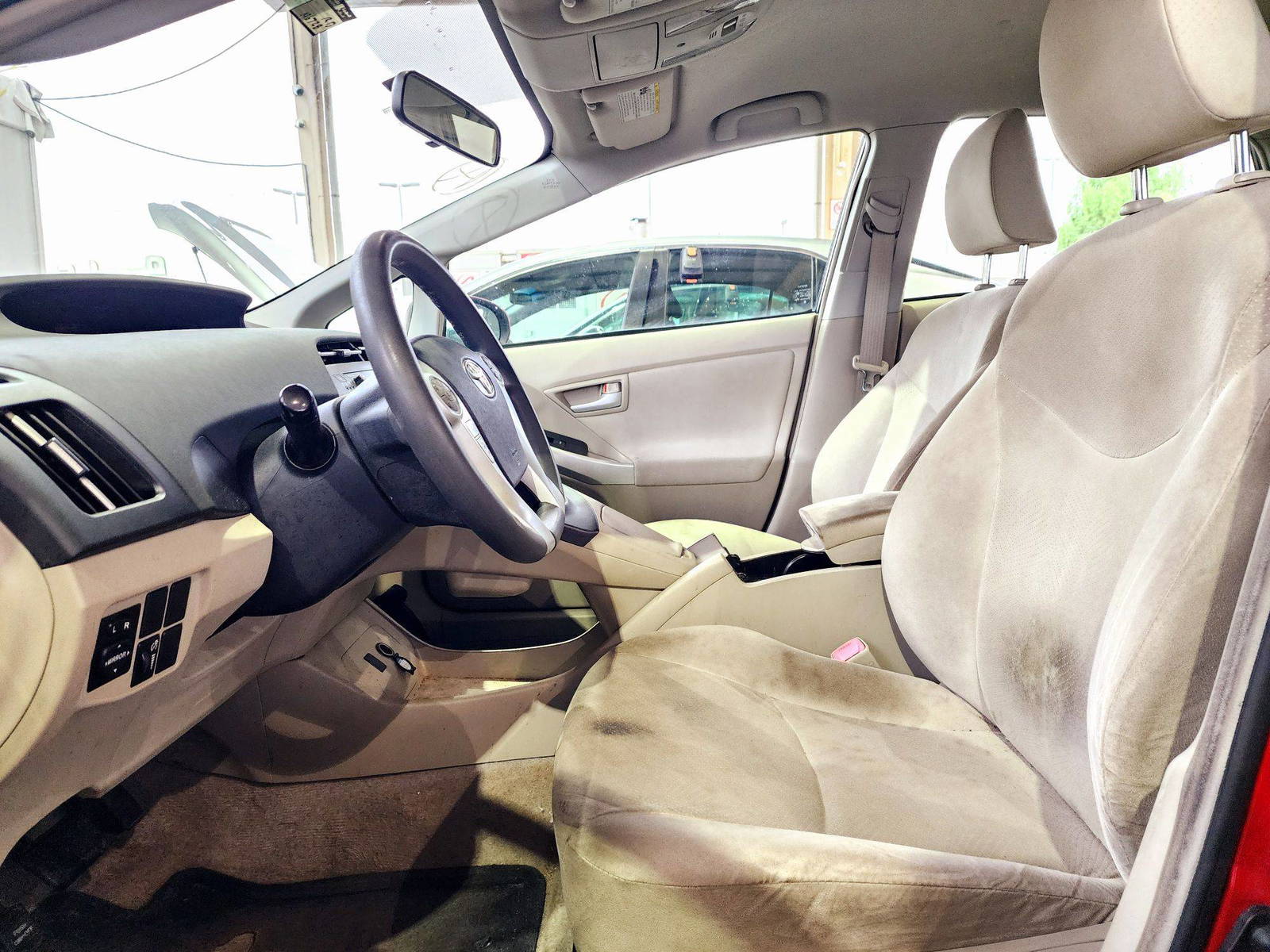 2010 TOYOTA PRIUS — 196728 Miles — Lot 0104503 — Souq - Marhaba Auctions Used Cars - Image 8