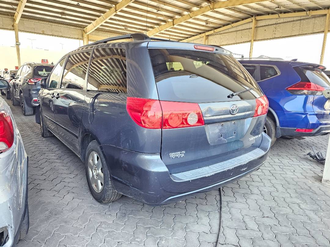 TOYOTA SIENNA
