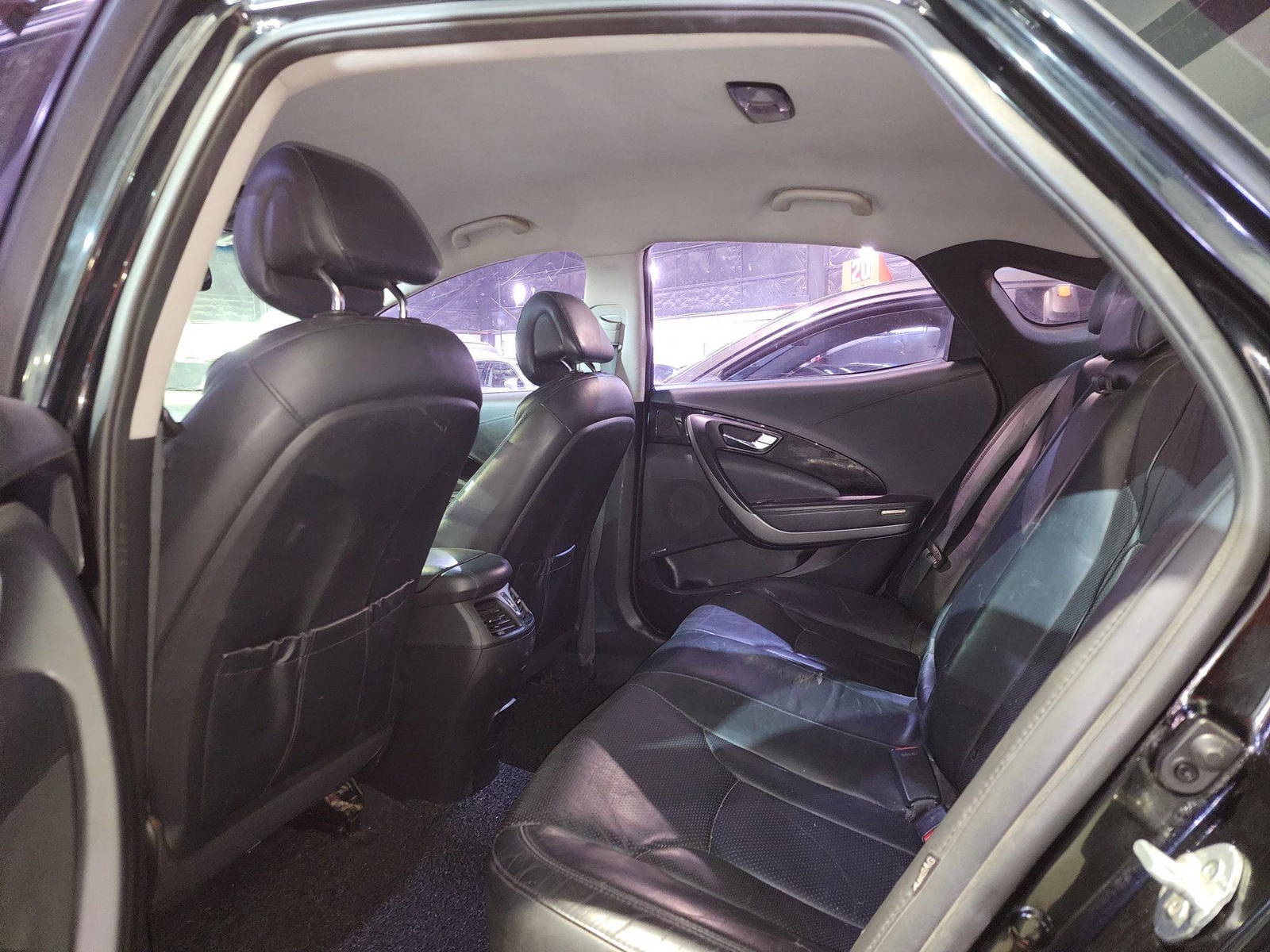 2015 HYUNDAI GRANDEUR — 317748 KM — Lot 008130 — Al Quoz - Marhaba Auctions Used Cars - Image 7