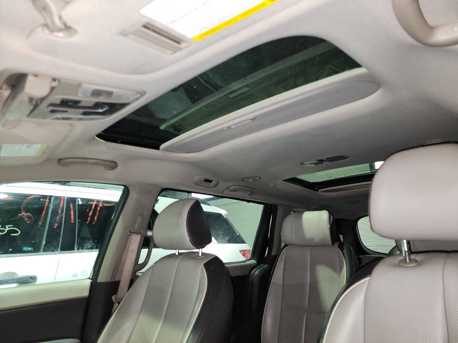 2016 KIA SEDONA — 154337 Miles — Lot 41711275 — Al Quoz - Marhaba Auctions Used Cars - Image 10