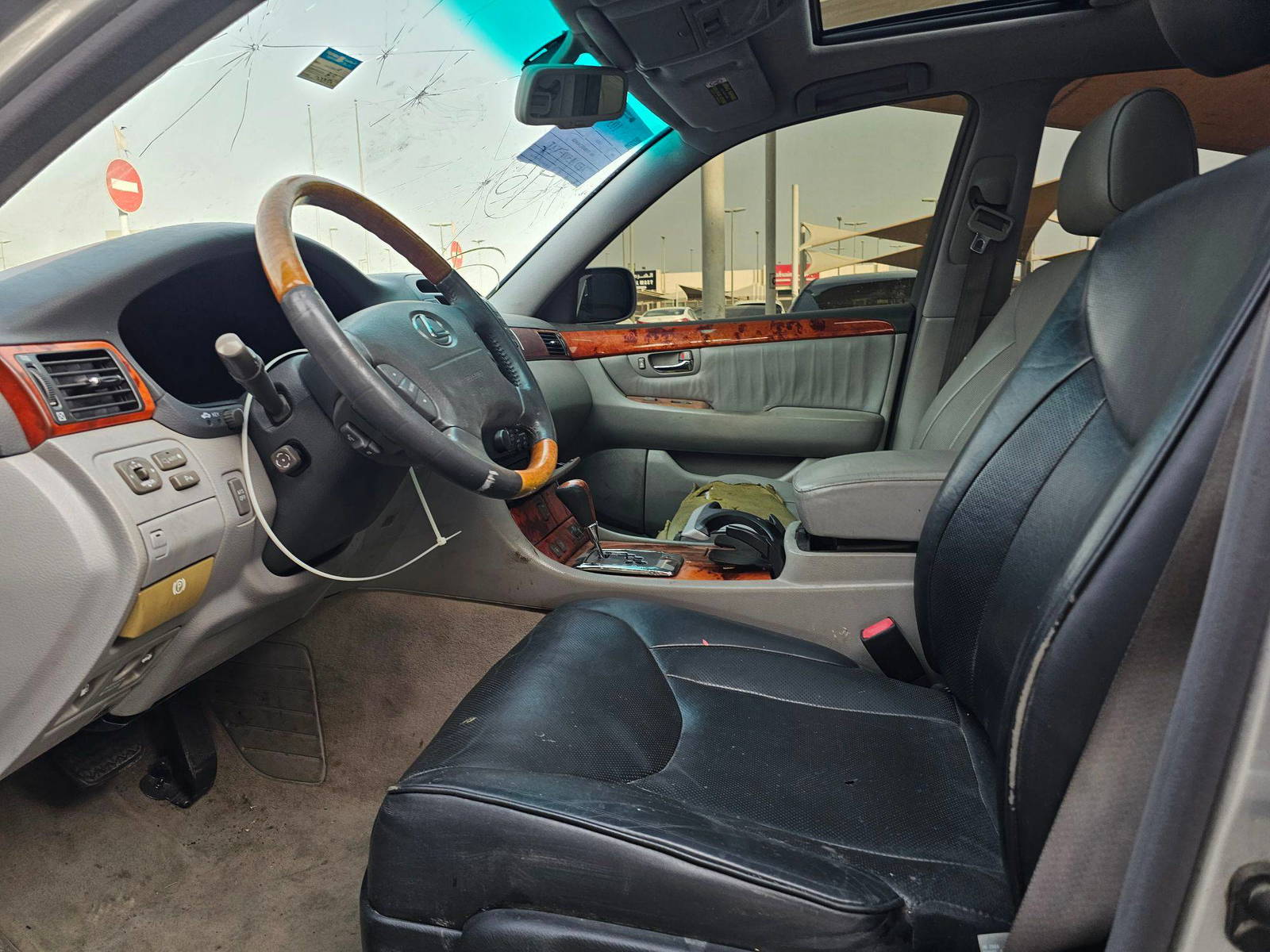 2004 LEXUS LS 430 — 123754 Miles — Lot 0169240 — Souq - Marhaba Auctions Used Cars - Image 9