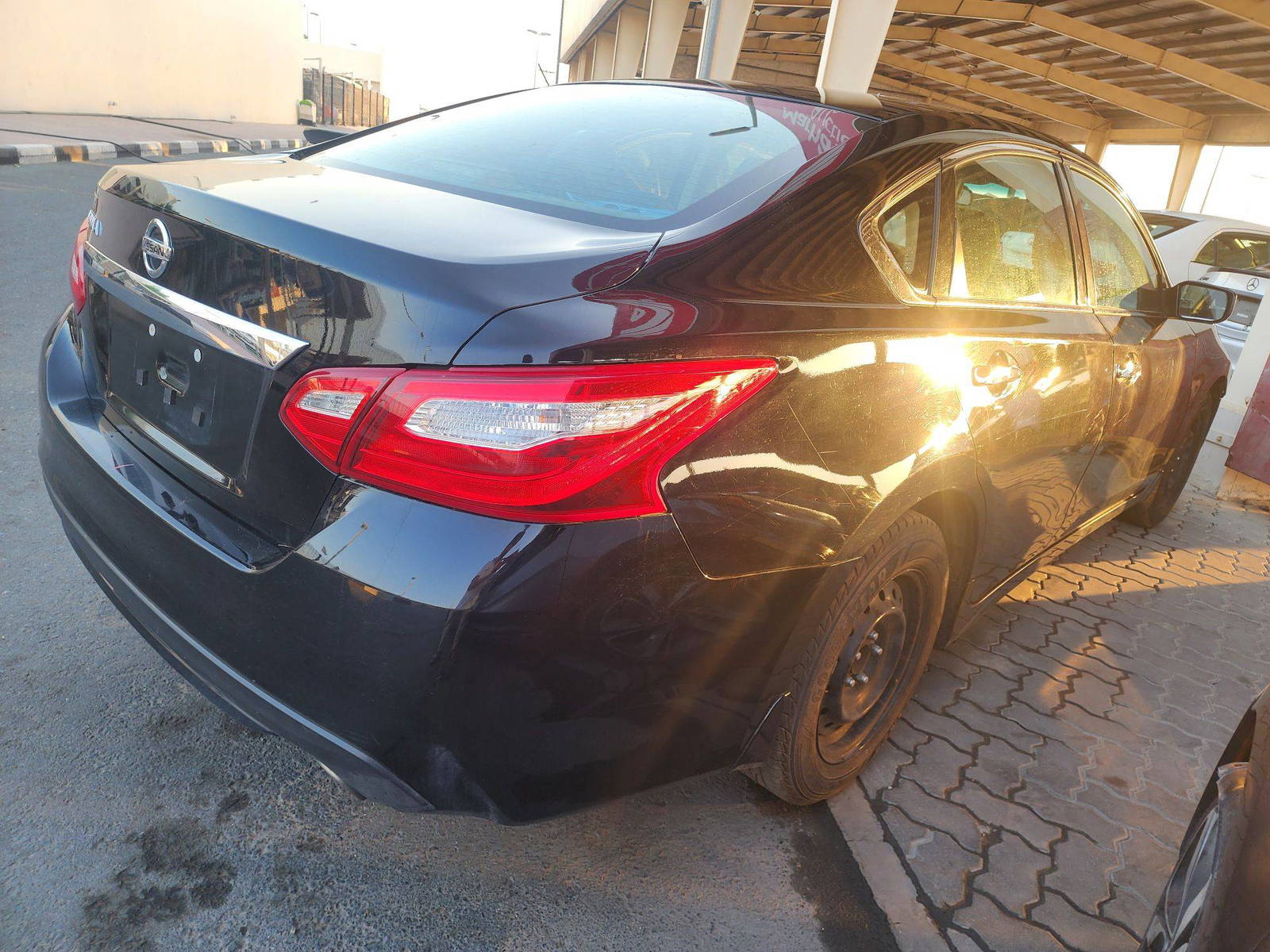 2016 NISSAN ALTIMA — 161529 Miles — Lot 364923 — Souq - Marhaba Auctions Used Cars - Image 4