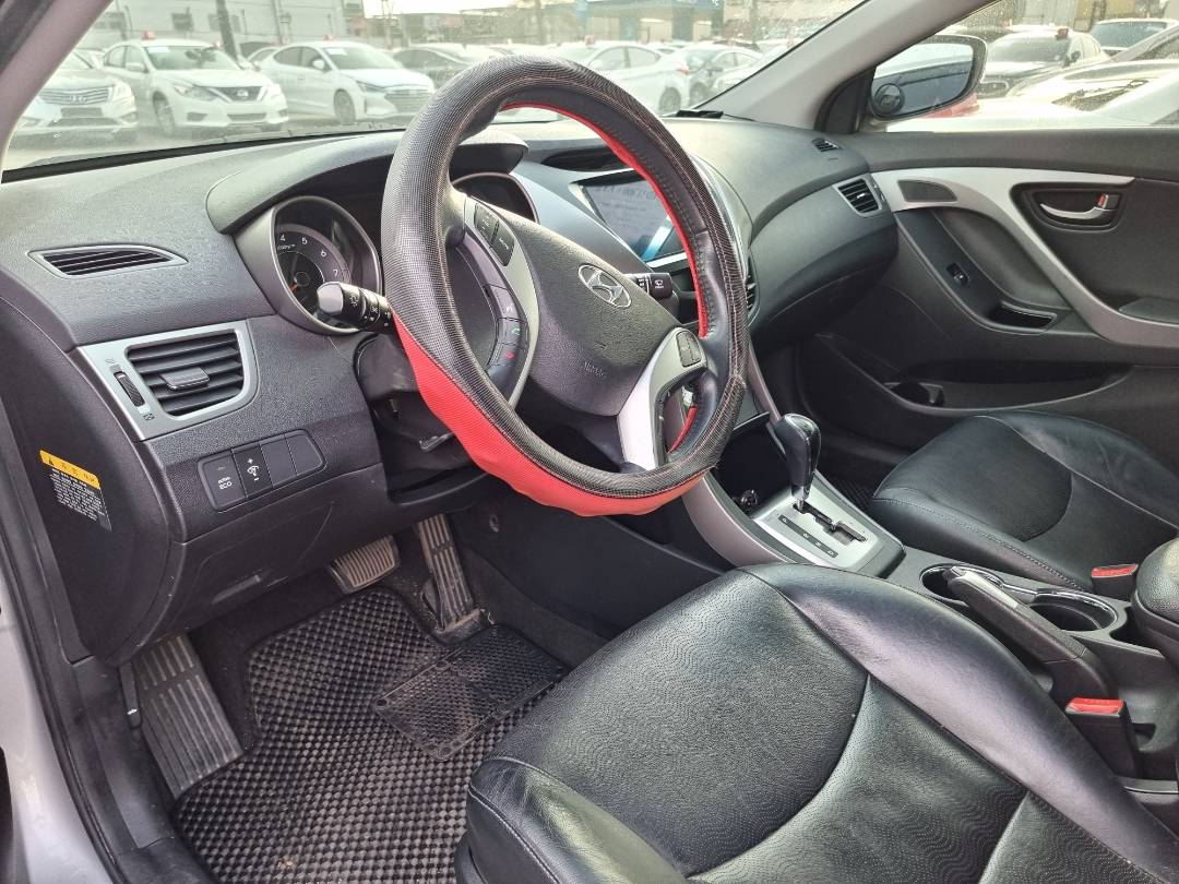 2012 HYUNDAI AVANTE — 155871 KM — Lot 124578 — Ind. 12 - Marhaba Auctions Used Cars - Image 8
