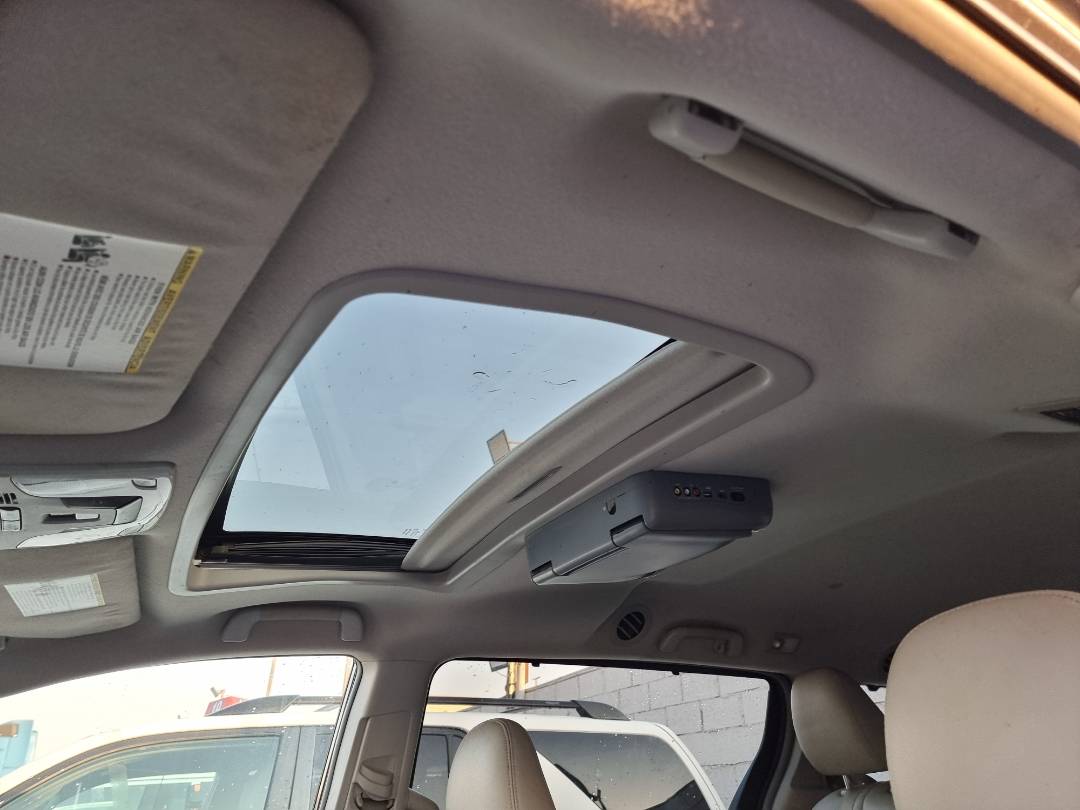 2014 TOYOTA SIENNA — 207666 Miles — Lot 214587 — Souq - Marhaba Auctions Used Cars - Image 9