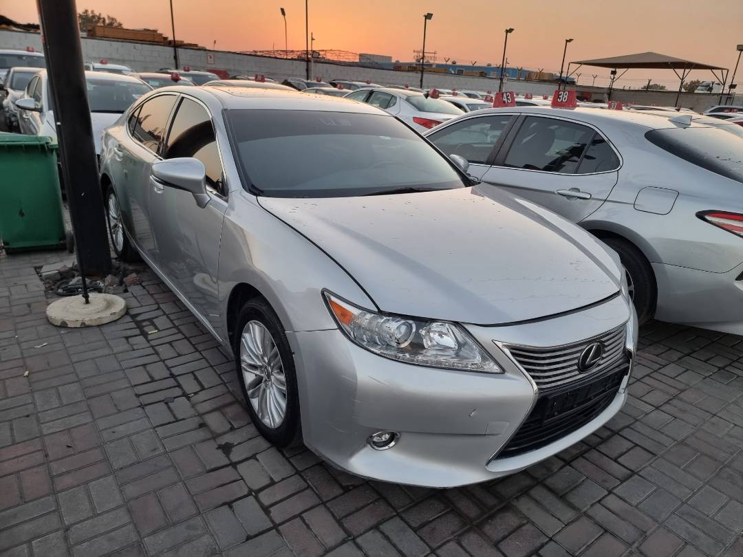2013 LEXUS ES 350 — 283004 KM — Lot 2080133 — Main - Marhaba Auctions Used Cars - Image 3