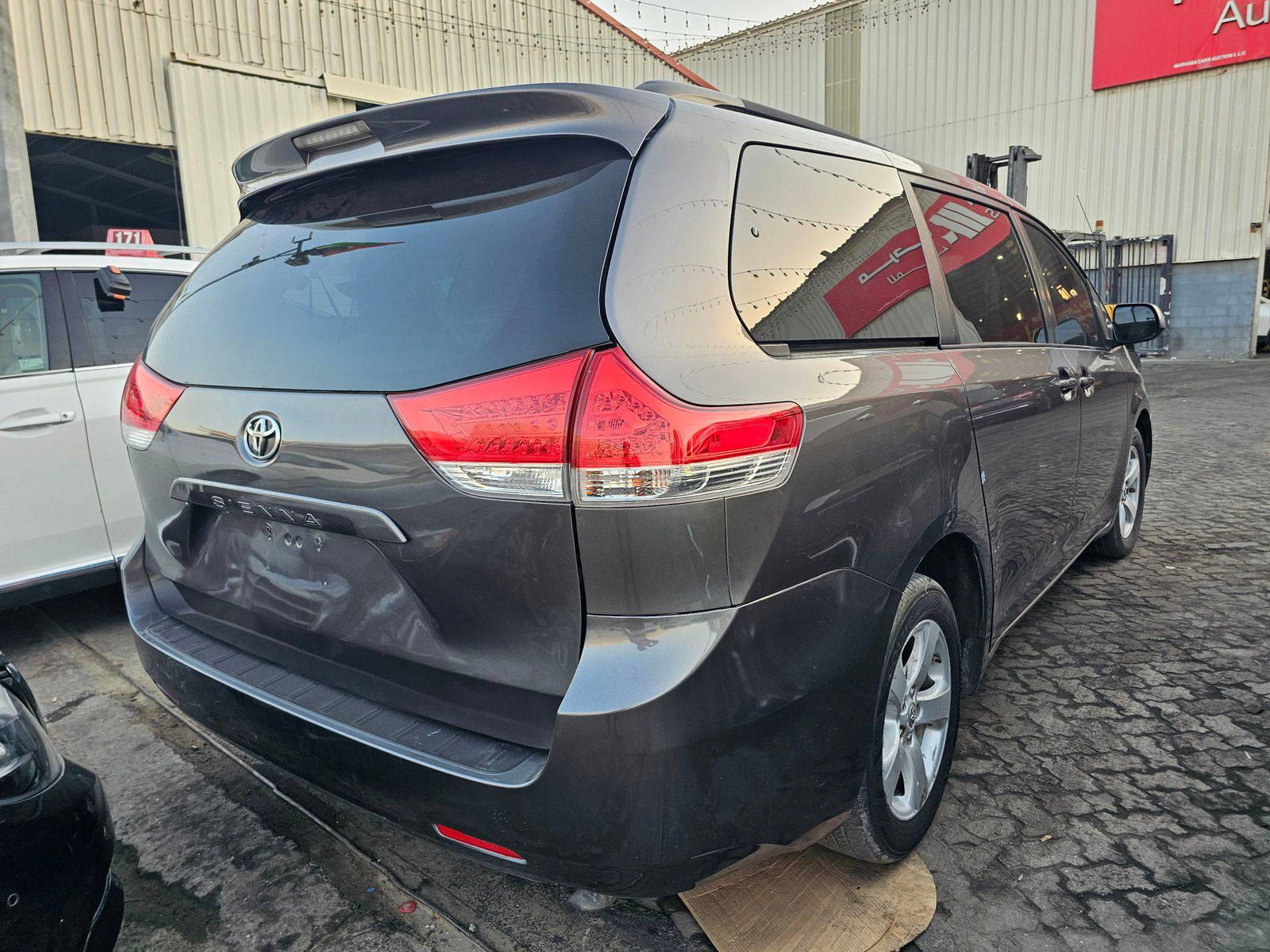 2011 TOYOTA SIENNA — 238554 Miles — Lot C0BS168861 — Main - Marhaba Auctions Used Cars - Image 4