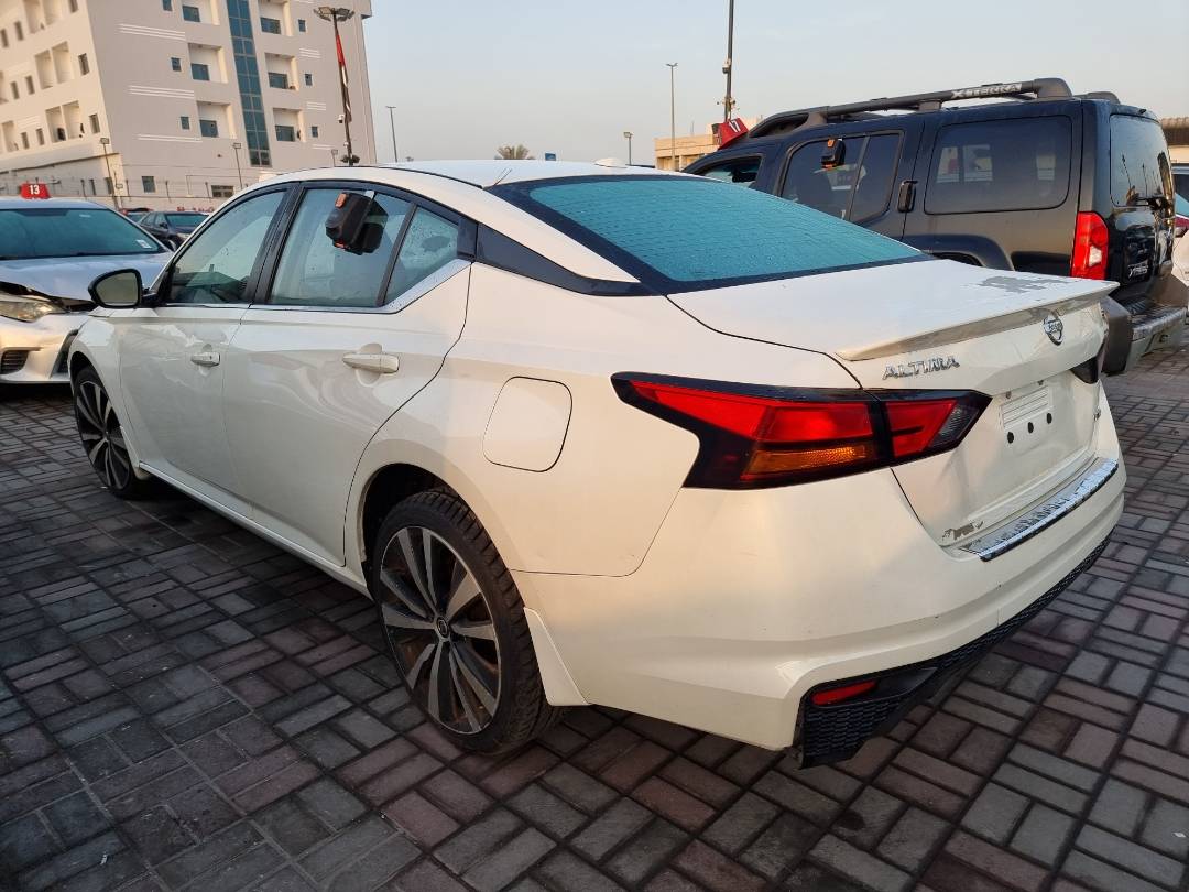 2019 NISSAN ALTIMA — 147599 Miles — Lot 40755183 — Ind. 12 - Marhaba Auctions Used Cars - Image 5