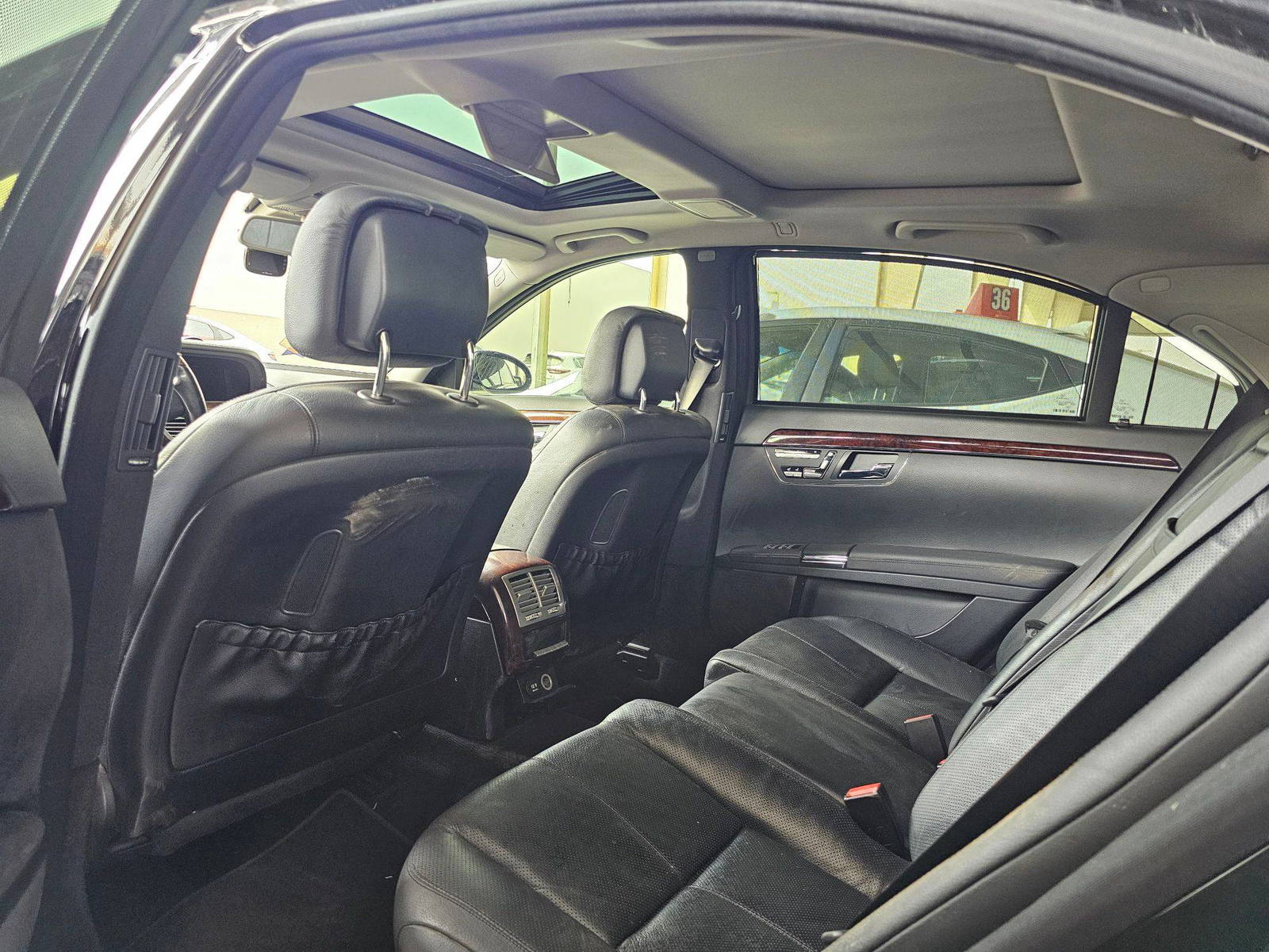 2007 MERCEDES BENZ S 500 4MATIC — 251494 KM — Lot 108748 — Souq - Marhaba Auctions Used Cars - Image 6
