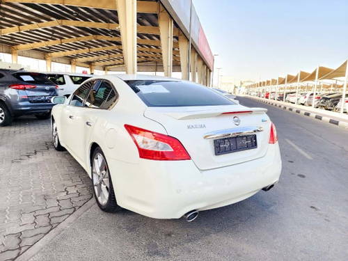 NISSAN MAXIMA