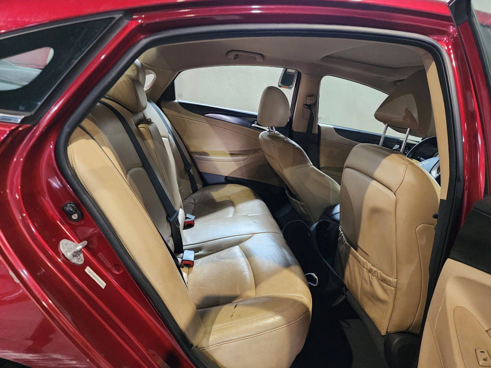 2011 HYUNDAI SONATA — 190874 Miles — Lot 61097 — Al Quoz - Marhaba Auctions Used Cars - Image 7