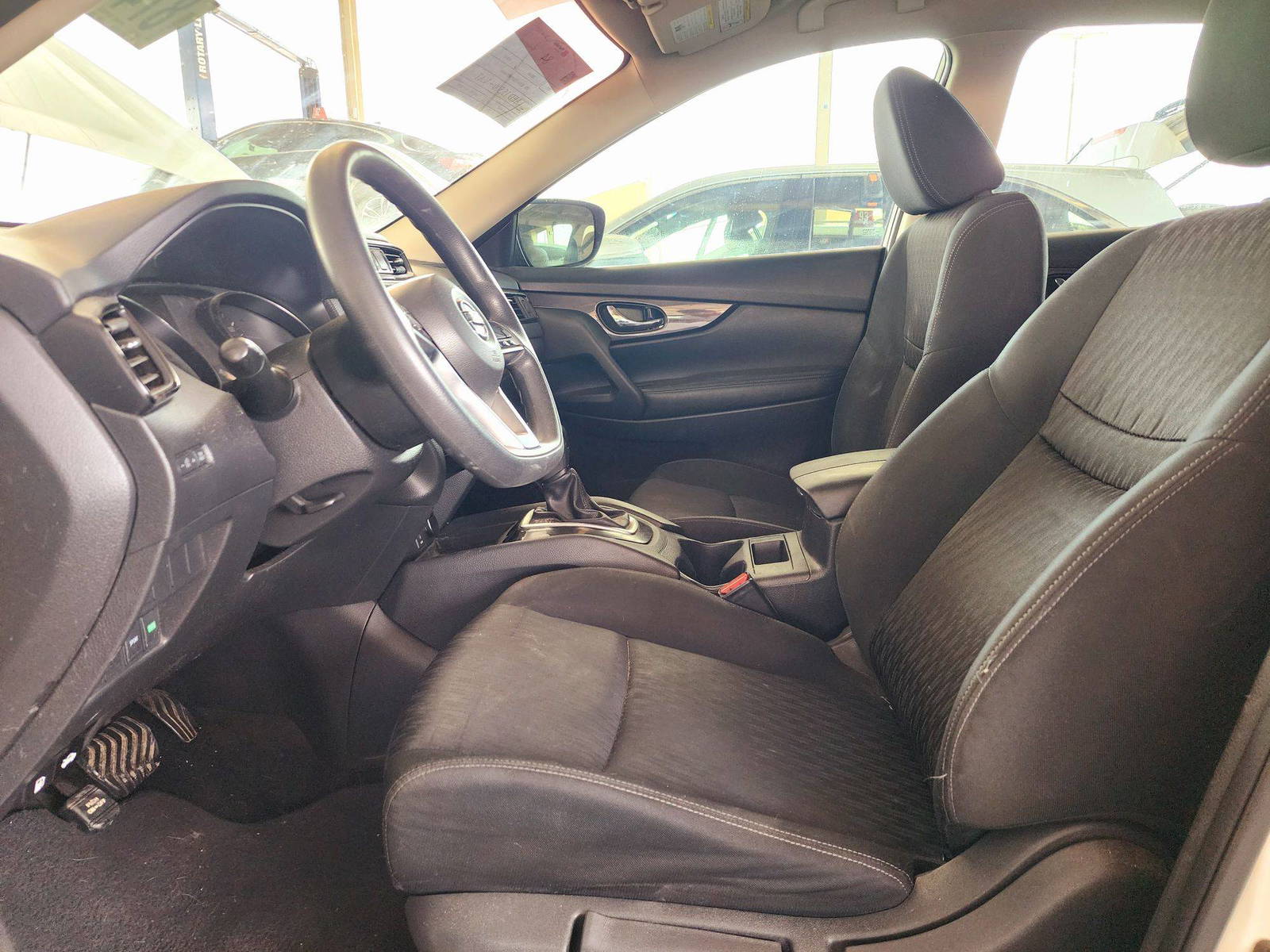 2017 NISSAN ROGUE — 142177 Miles — Lot MT0HP549485 — Souq - Marhaba Auctions Used Cars - Image 8