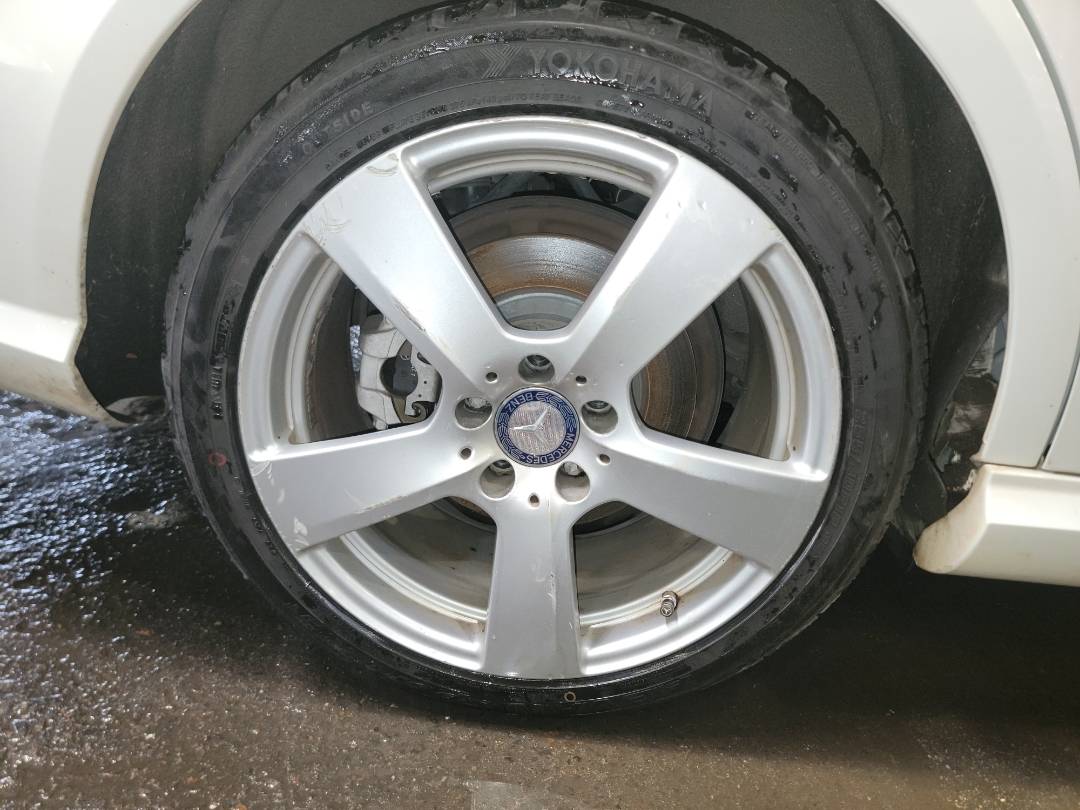 2010 MERCEDES BENZ E 350 — 203137 Miles — Lot 38396229 - Marhaba Auctions Used Cars - Image 4