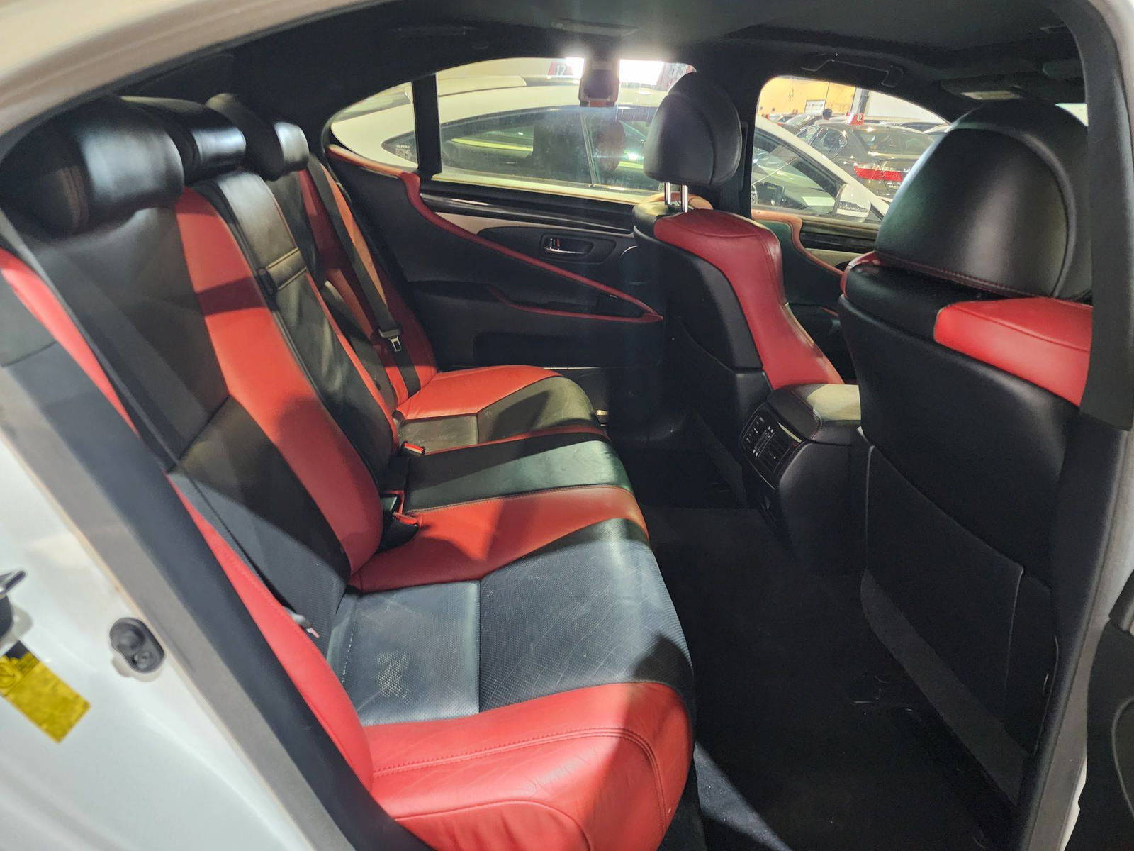 2015 LEXUS LS 460 — 102605 Miles — Lot 40347423 — Souq - Marhaba Auctions Used Cars - Image 7