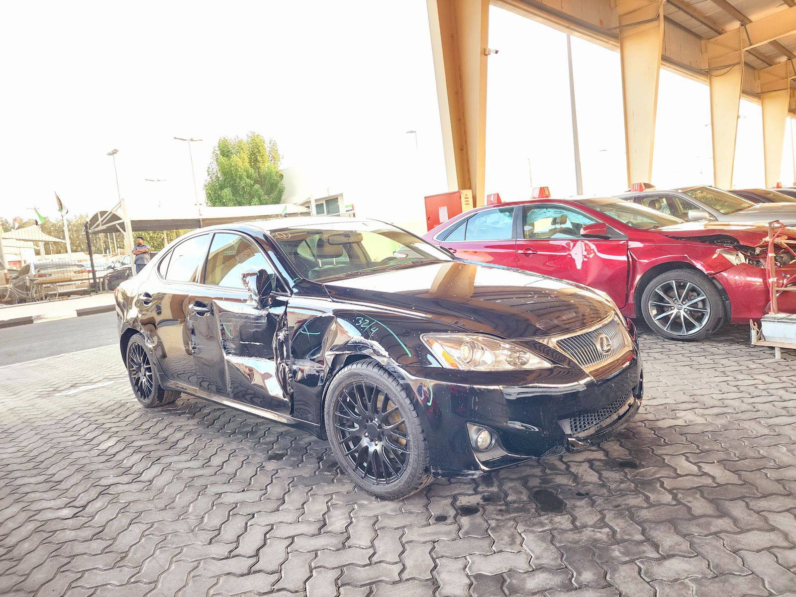 2011 LEXUS IS 250 — 133824 Miles — Lot 6B5138311 — Souq - Marhaba Auctions Used Cars - Image 4