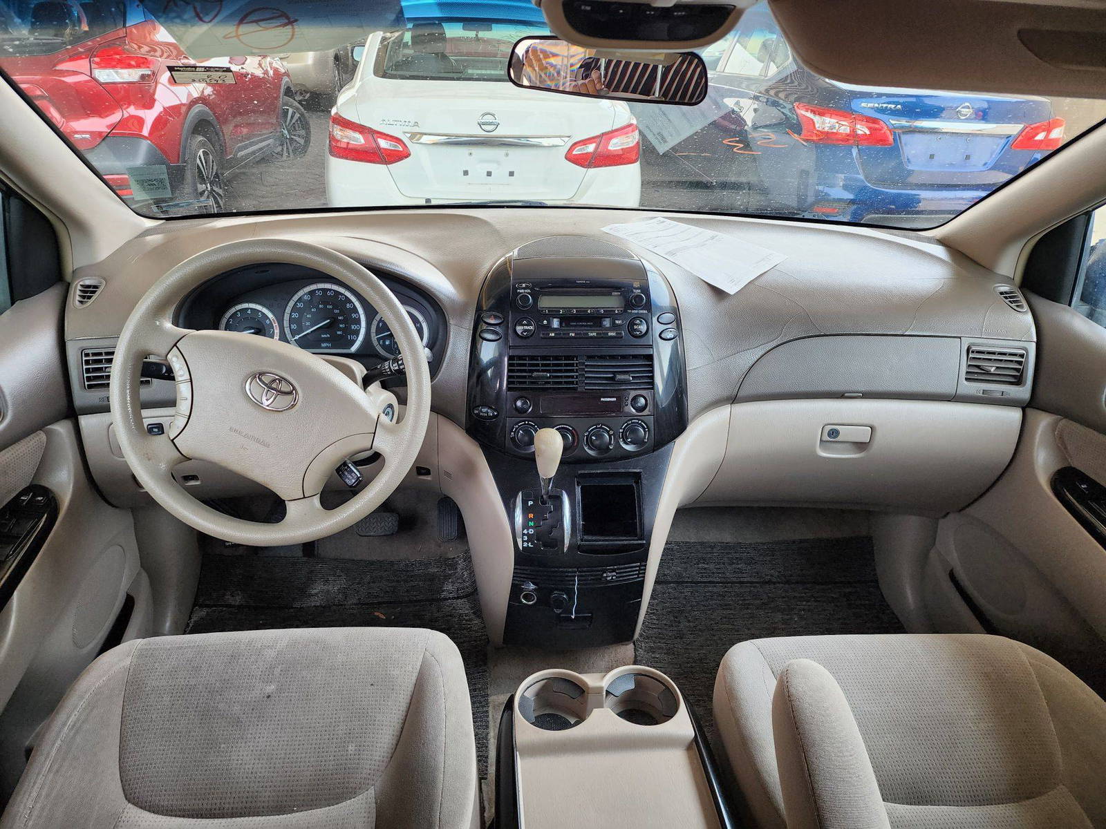 2005 TOYOTA SIENNA — 259593 Miles — Lot 25625 — Souq - Marhaba Auctions Used Cars - Image 7