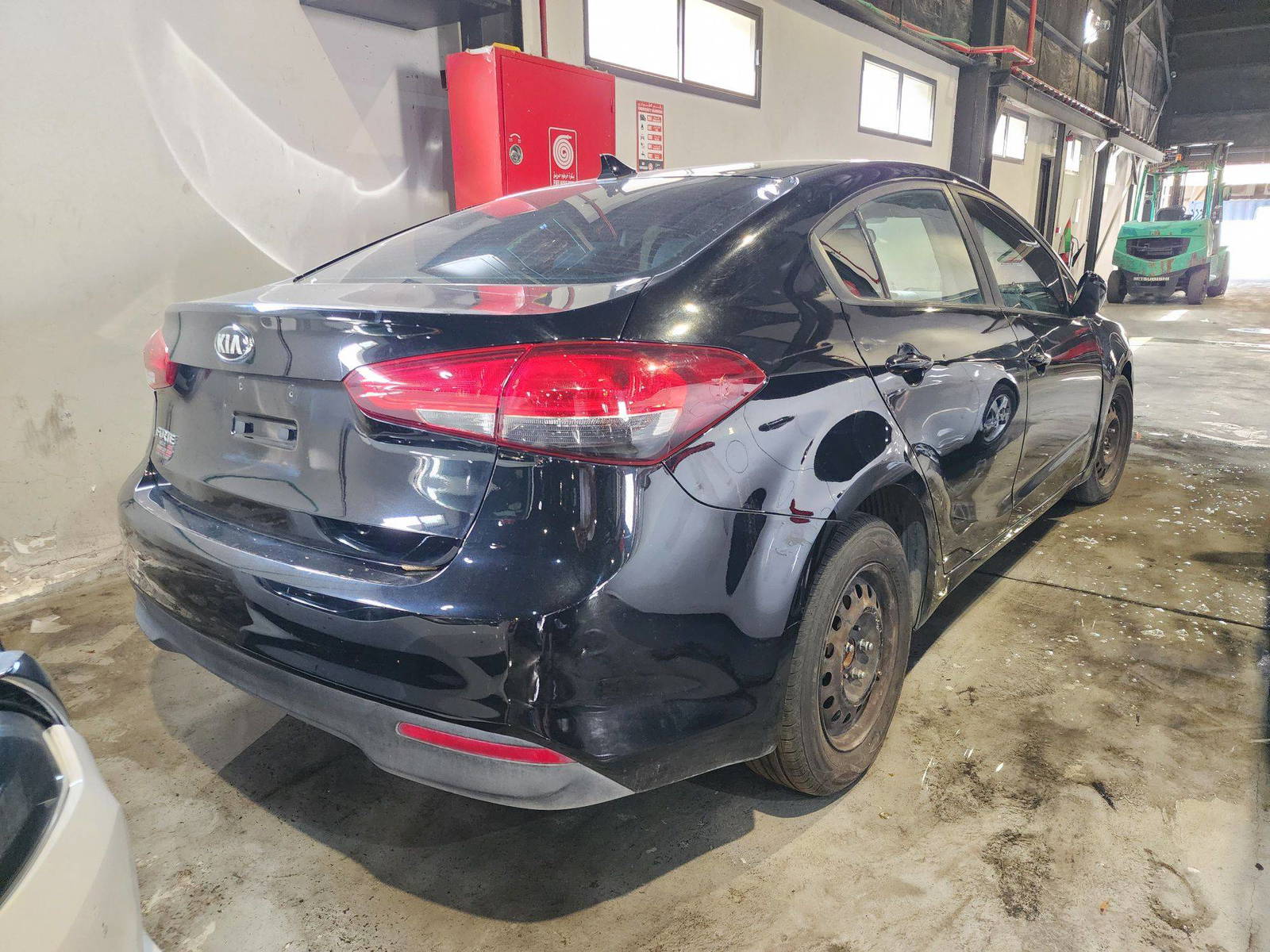 2017 KIA FORTE — 184354 Miles — Lot 092604 — Al Quoz - Marhaba Auctions Used Cars - Image 5