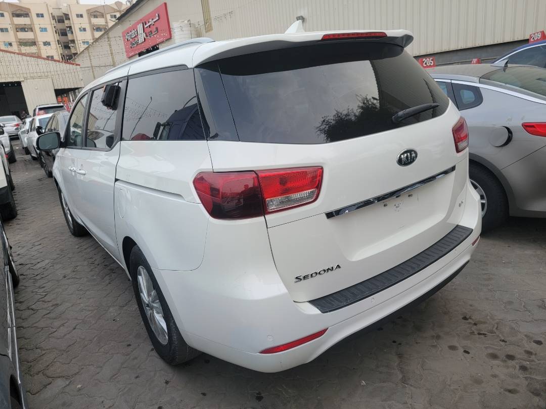 2017 KIA SEDONA — 145793 Miles — Lot H6268112 — Main - Marhaba Auctions Used Cars - Image 5