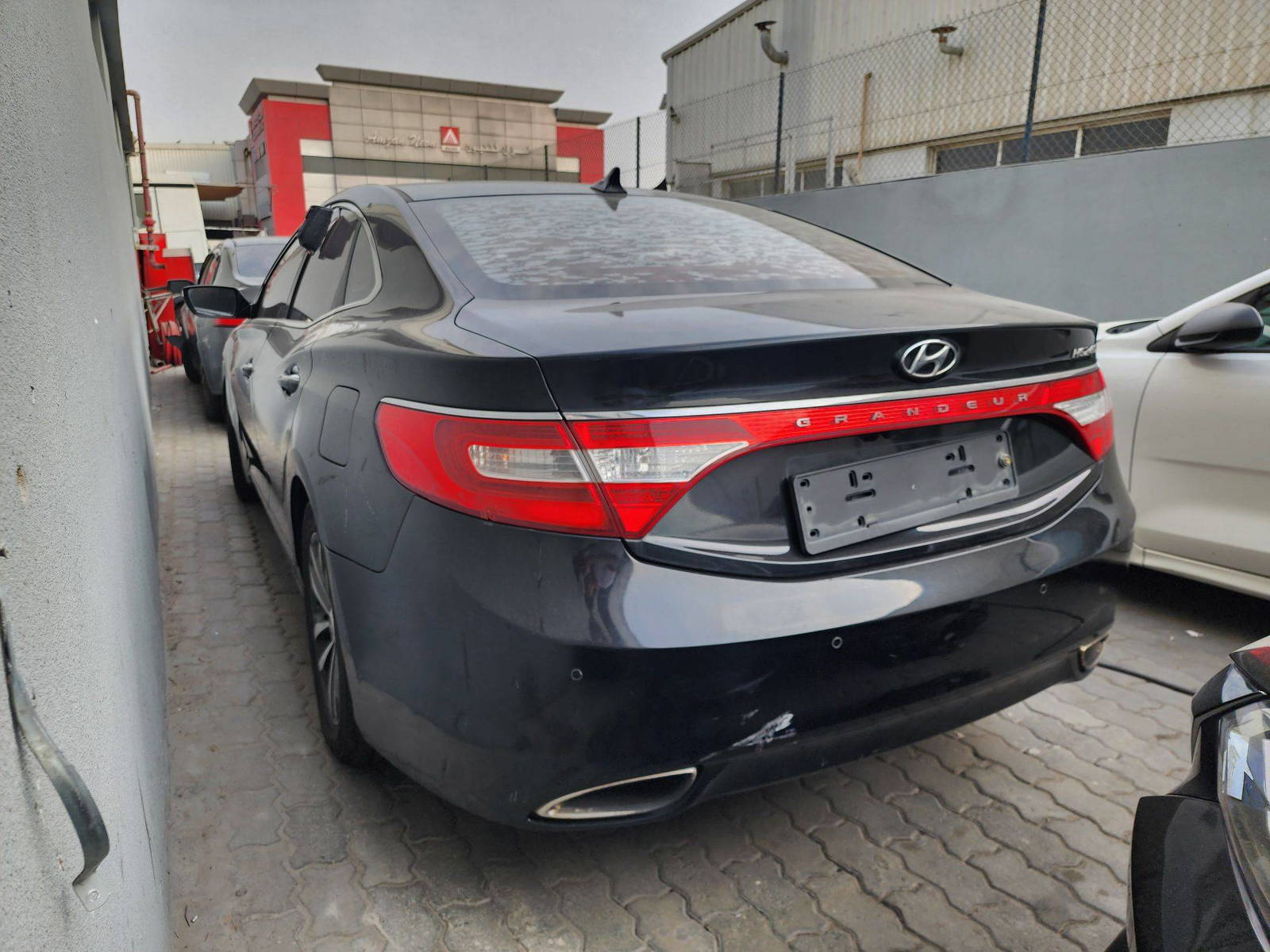 HYUNDAI GRANDEUR 2012 - Marhaba Auction Used Cars - Image 4