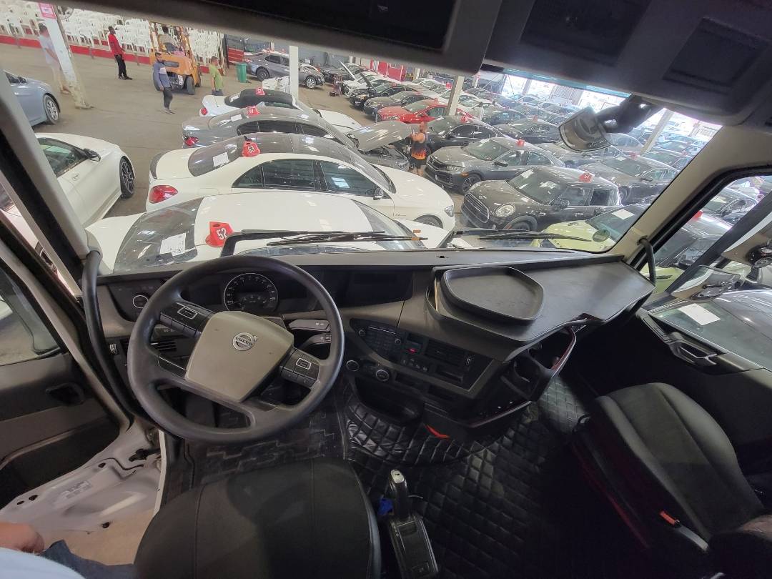 2015 VOLVO FH-Series — 1021804 KM — Lot FB736505 — Main - Marhaba Auctions Used Cars - Image 6