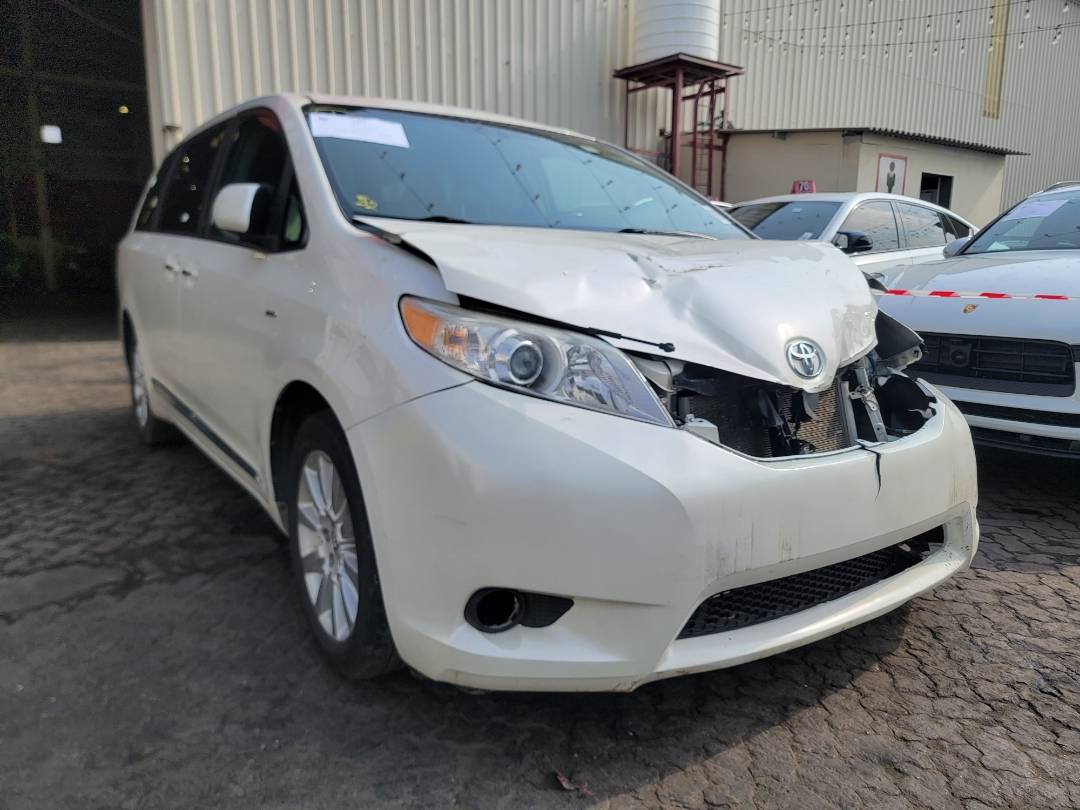 2016 TOYOTA SIENNA — 197360 Miles — Lot 77133214 — Main - Marhaba Auctions Used Cars - Image 4