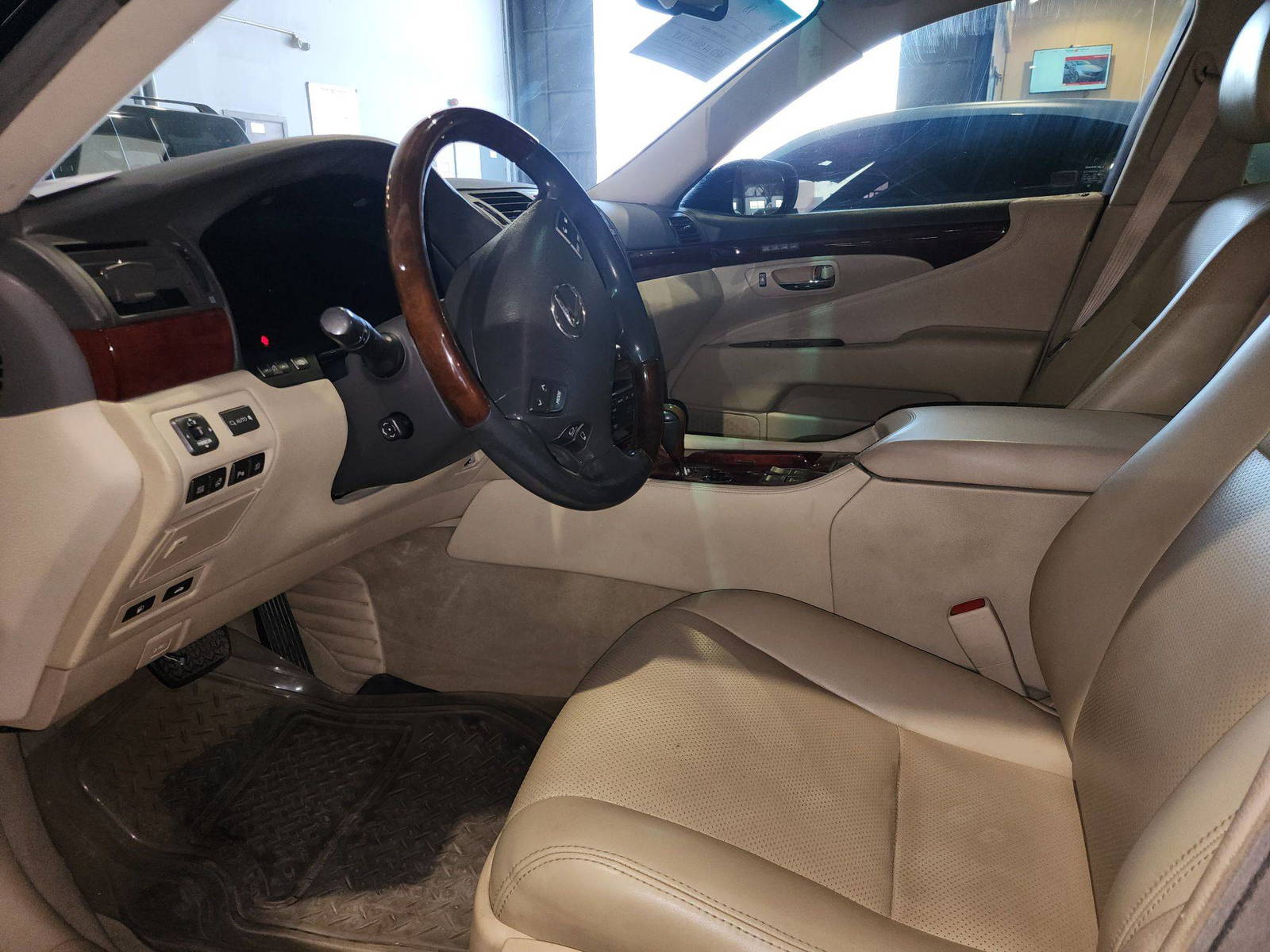 LEXUS LS 460 2010 - Marhaba Auction Used Cars - Image 9